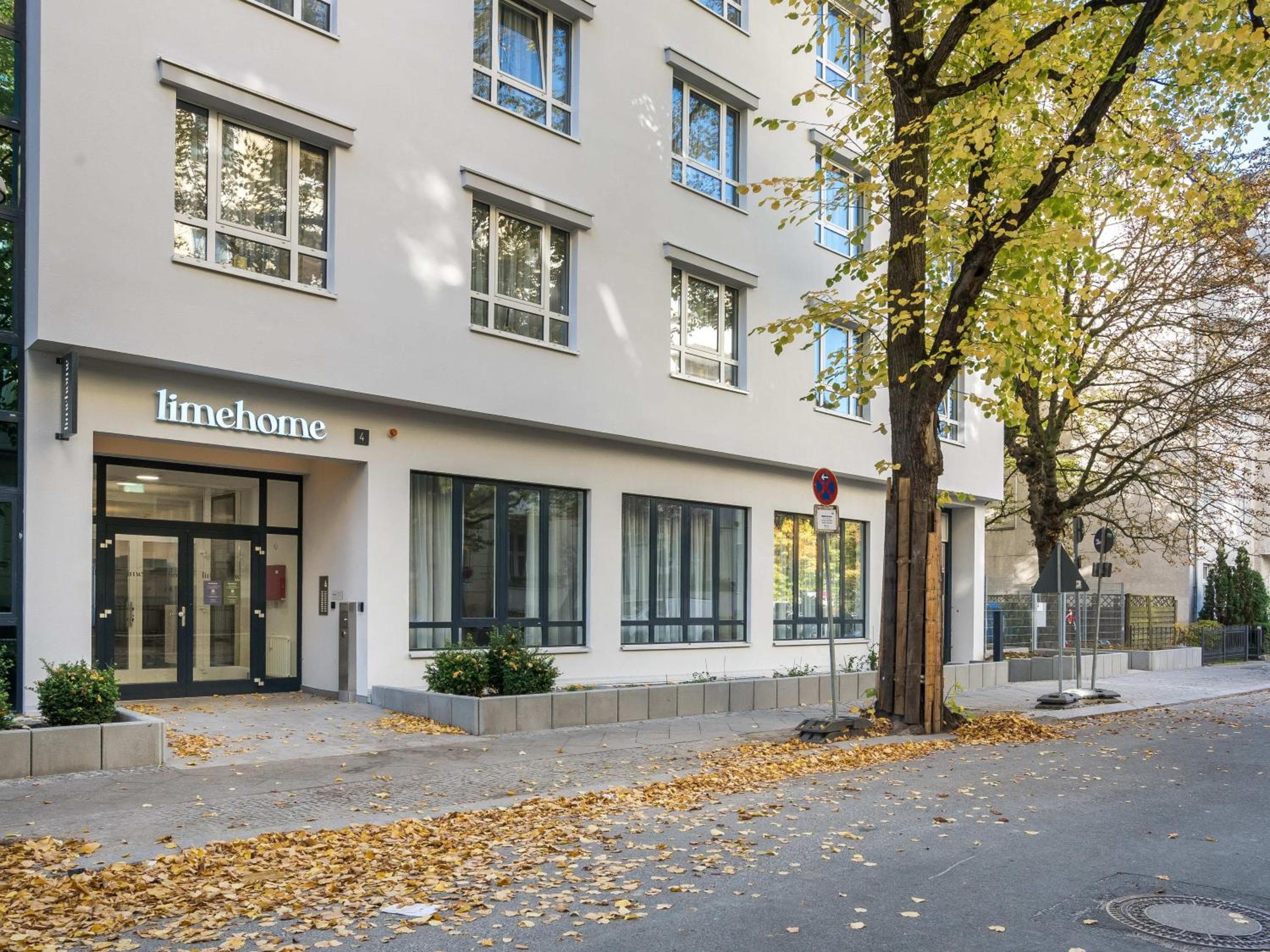 Limehome Berlin Luise Henriette Str - Digital Access, Berlin