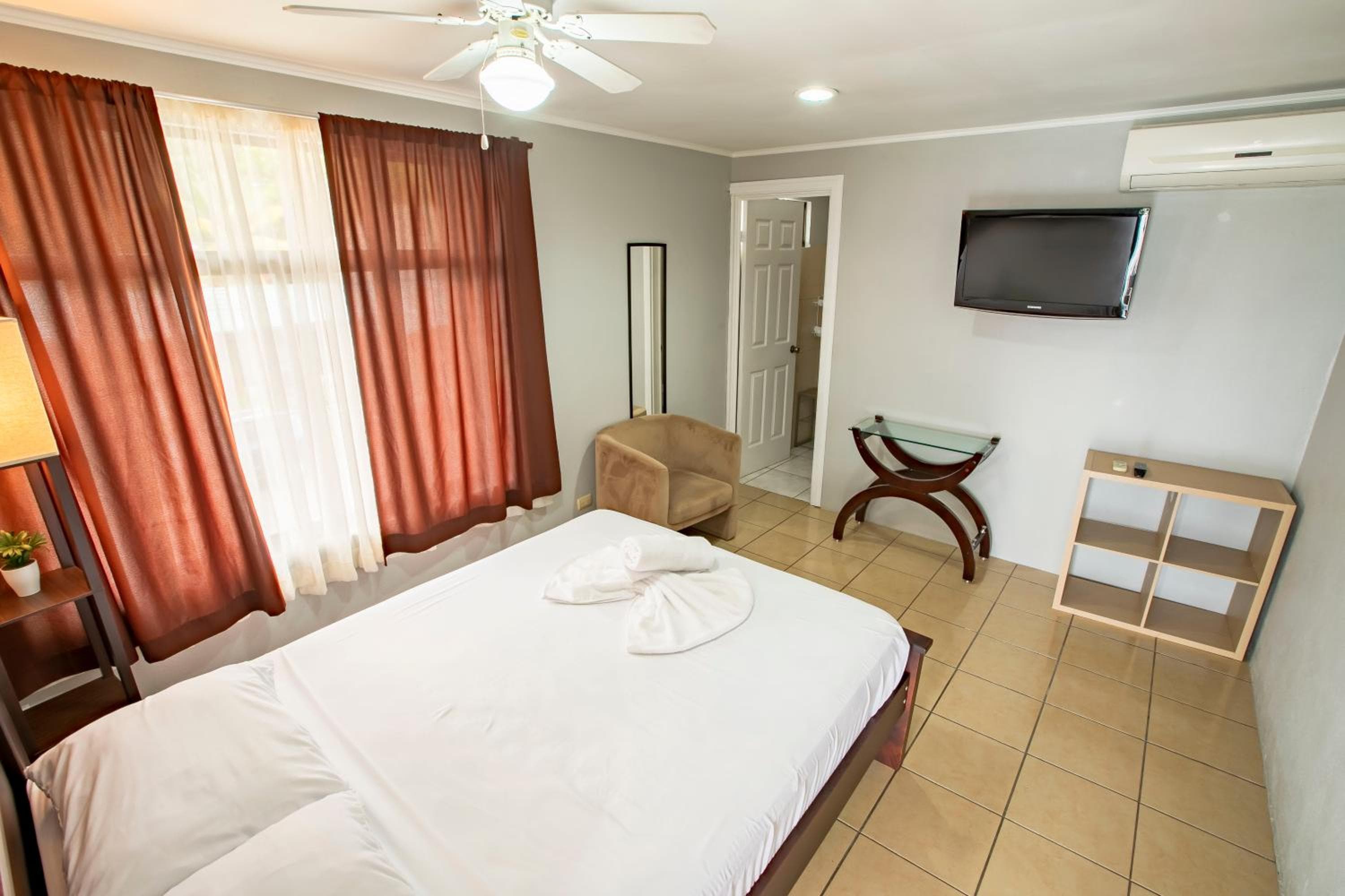 Coati Arenal Lodge, Fortuna, photo 5