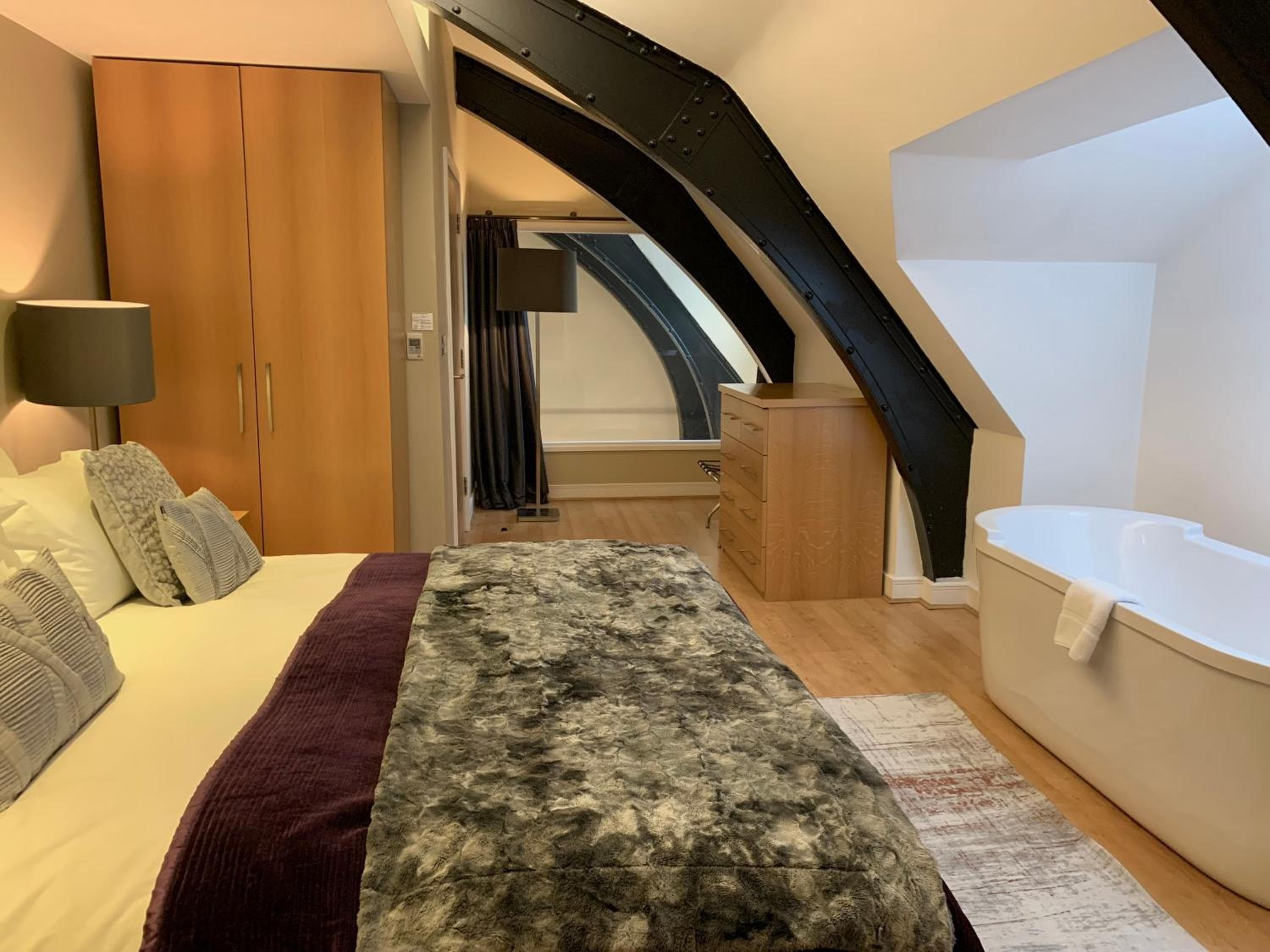 Quebecs Luxury Apartments, Leeds, photo 3