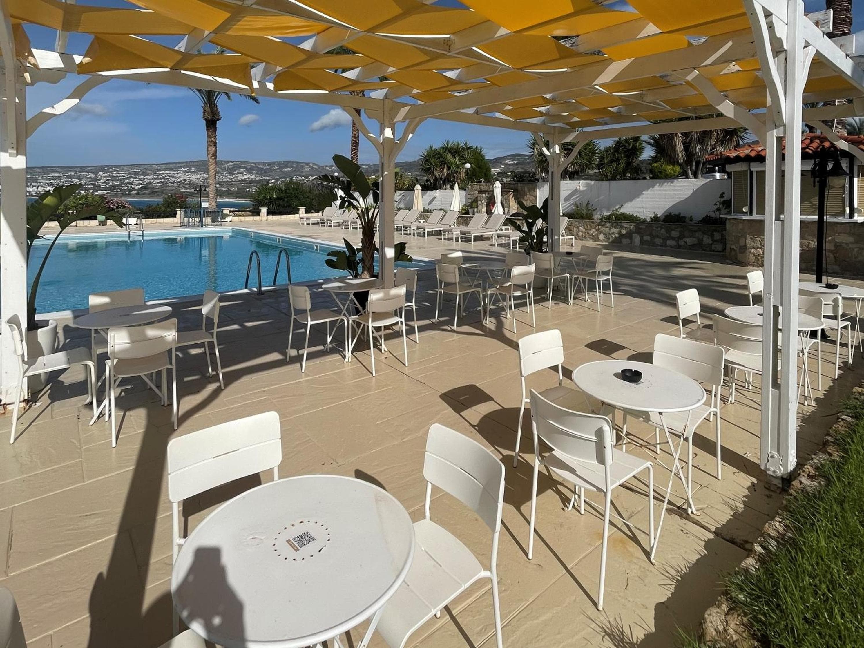 Vrachia Beach Hotel & Suites - Adults Only, Paphos City, photo 2