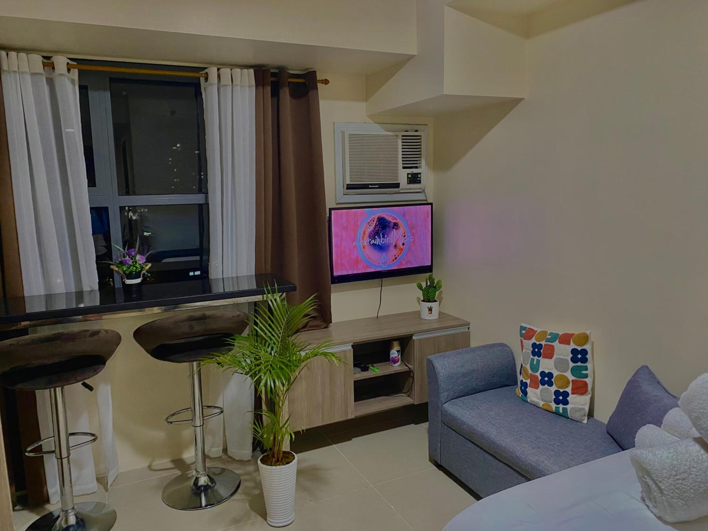 Stunning Sea View Studio Unit@ Horizons 101, Cebu City, photo 2
