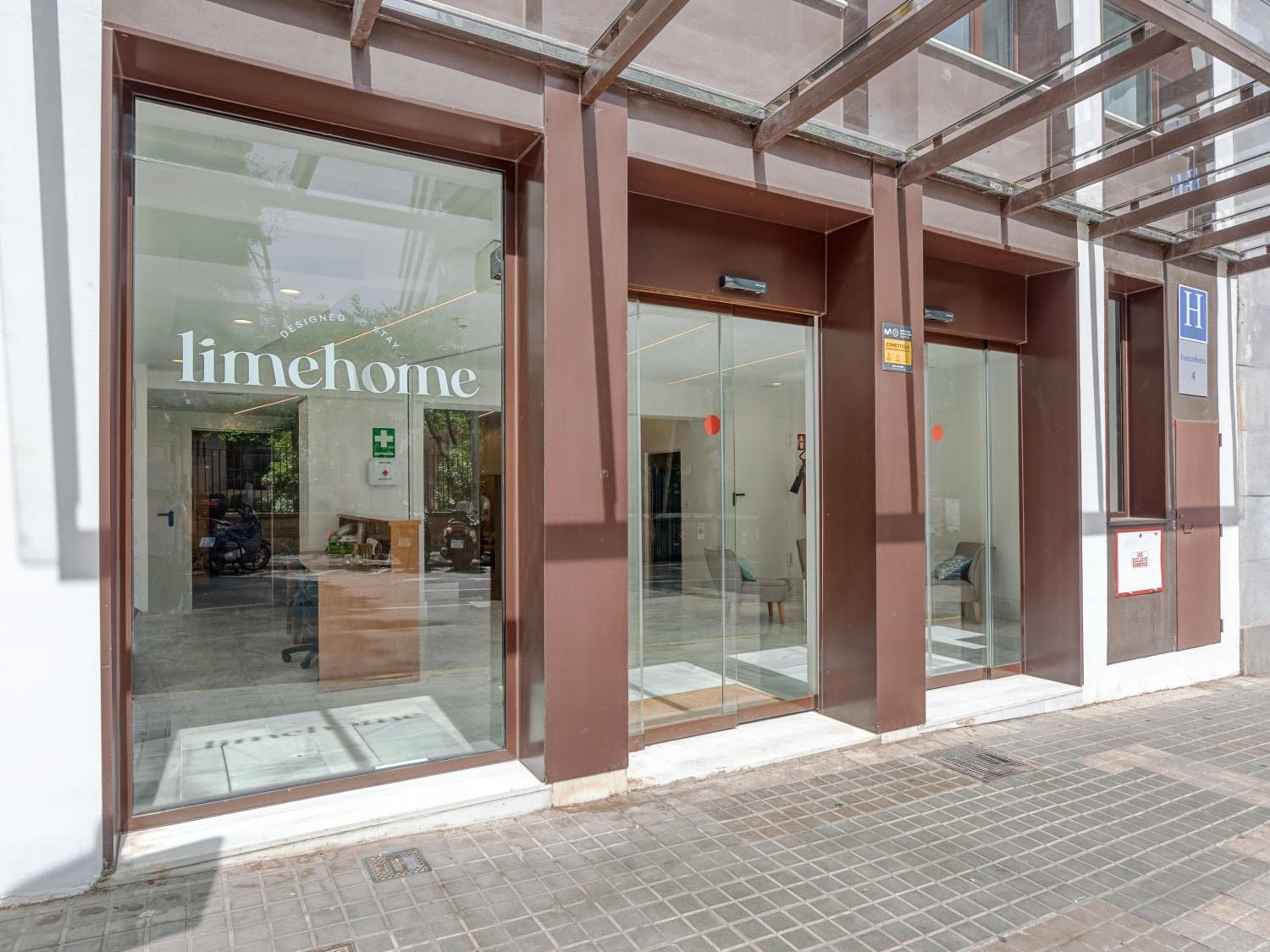 Limehome Barcelona Carrer de Fontcoberta - Digital Access, Barcelona, photo 4