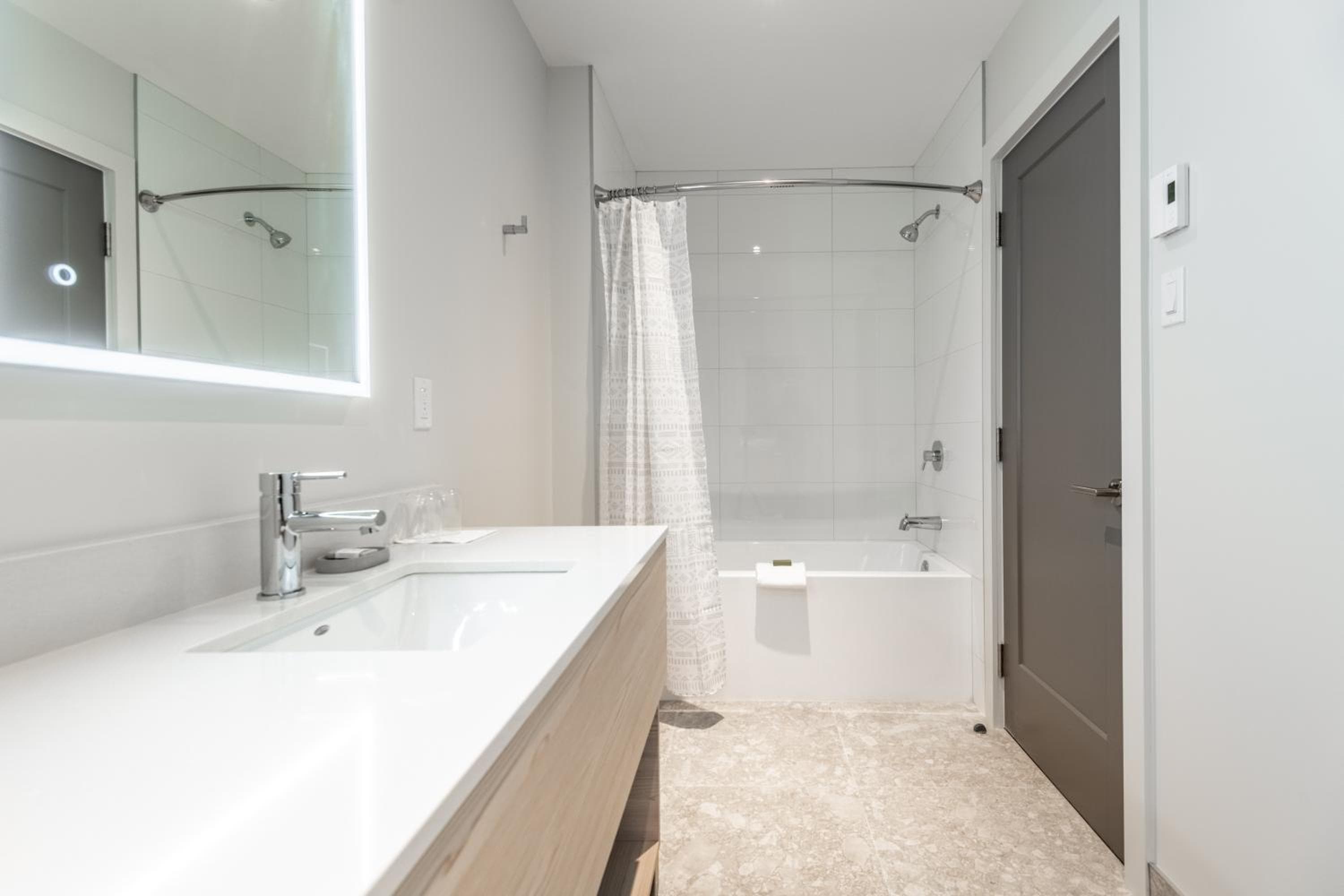 Suites du Lac Moore by Manitonga, Mont-Tremblant, photo 4