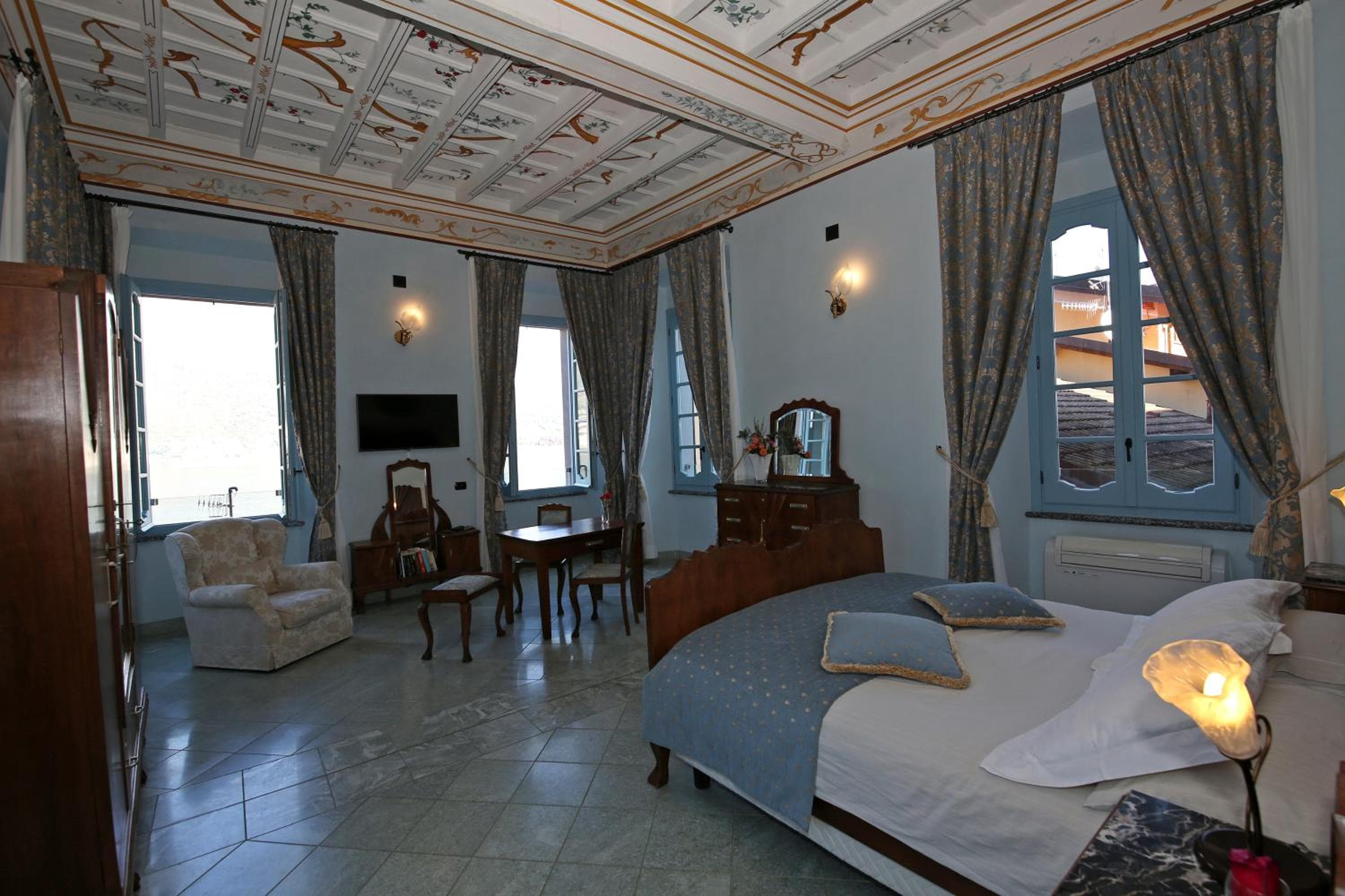 Palazzo Del Vicerè, Lezzeno, photo 3