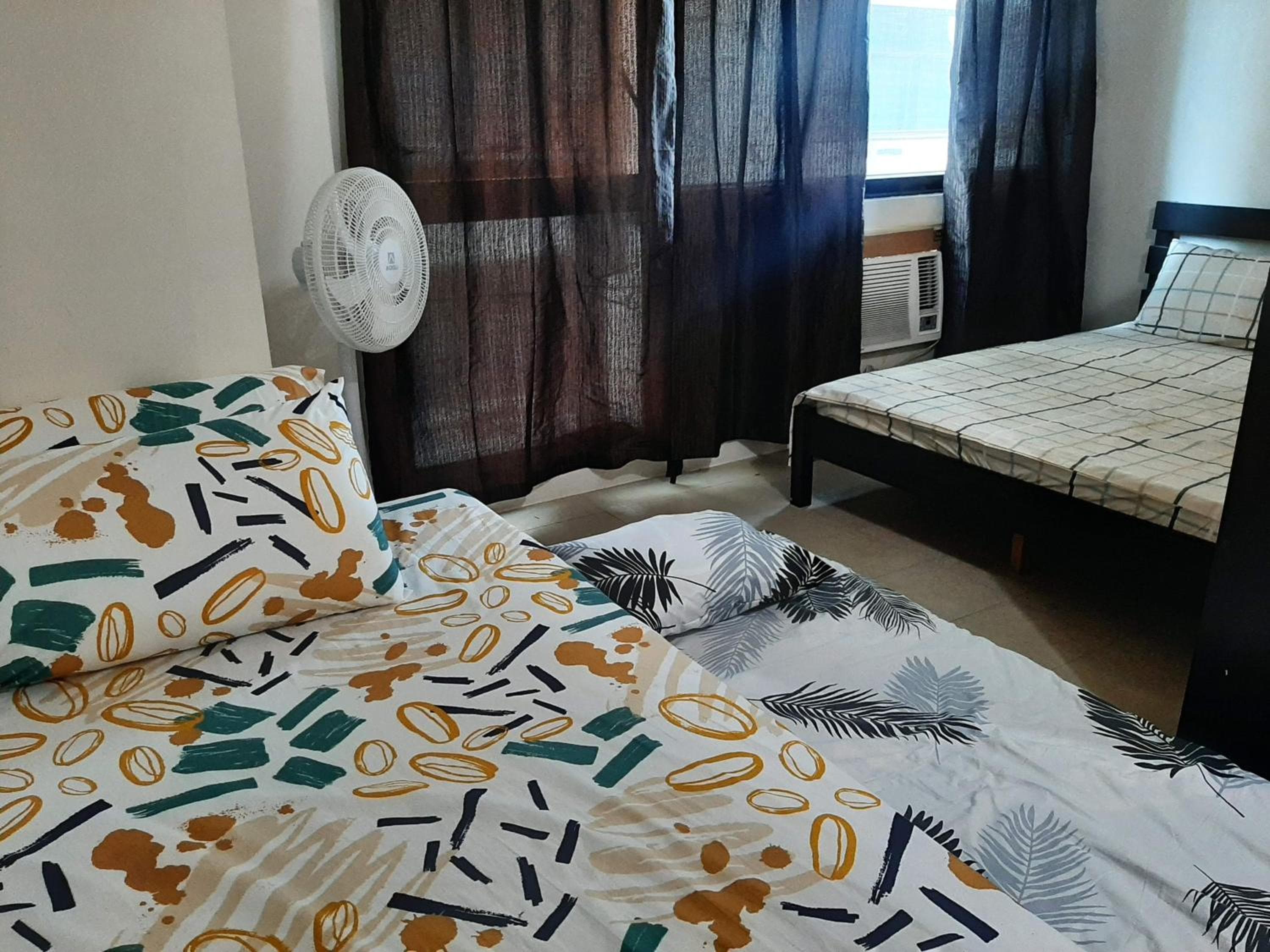 Posh Beds with City View and Pools, Manila, photo 2