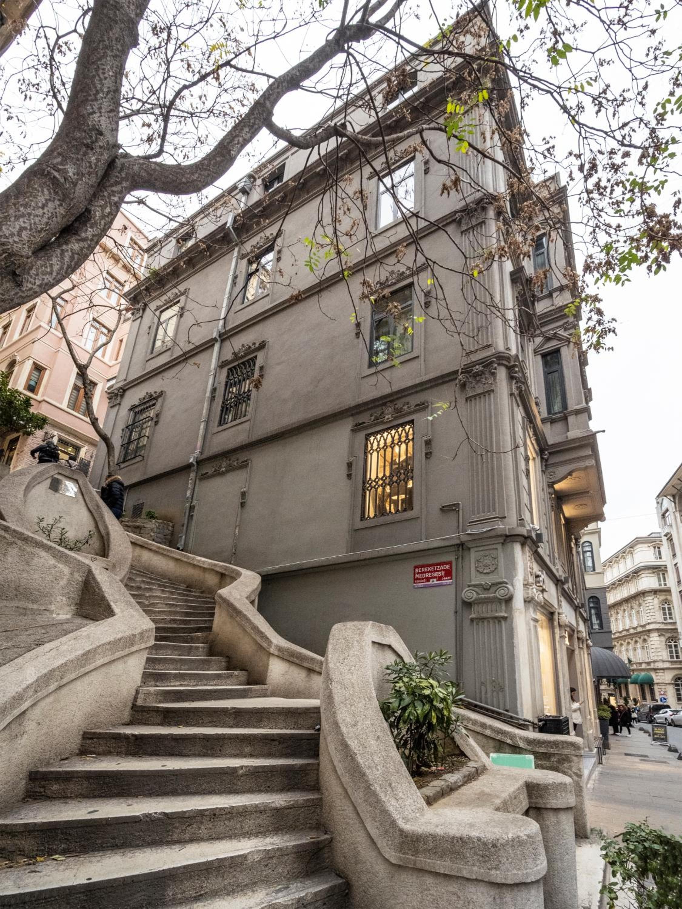 Building at DeCamondo Residence