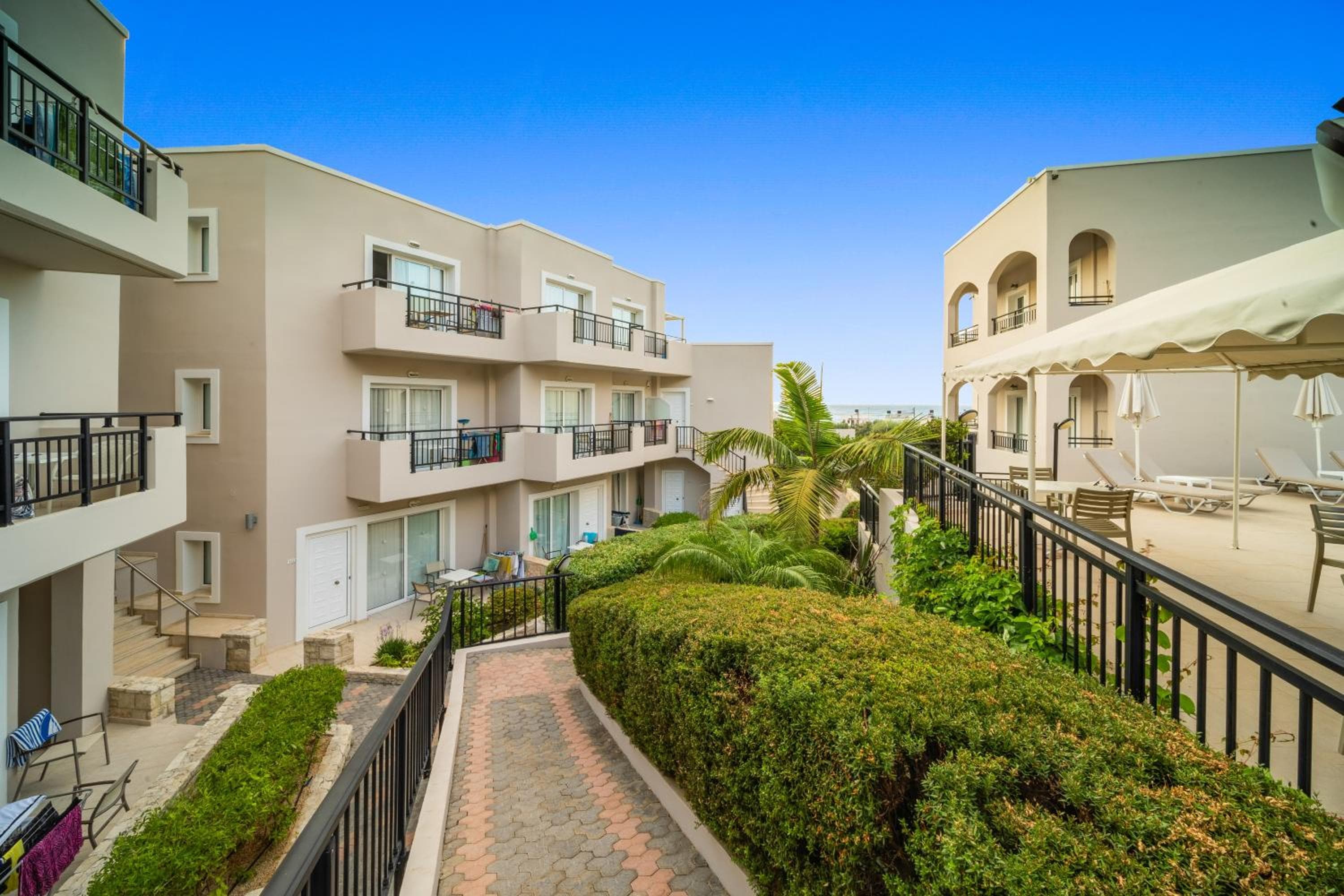 Rainbow Apartments, Stalida