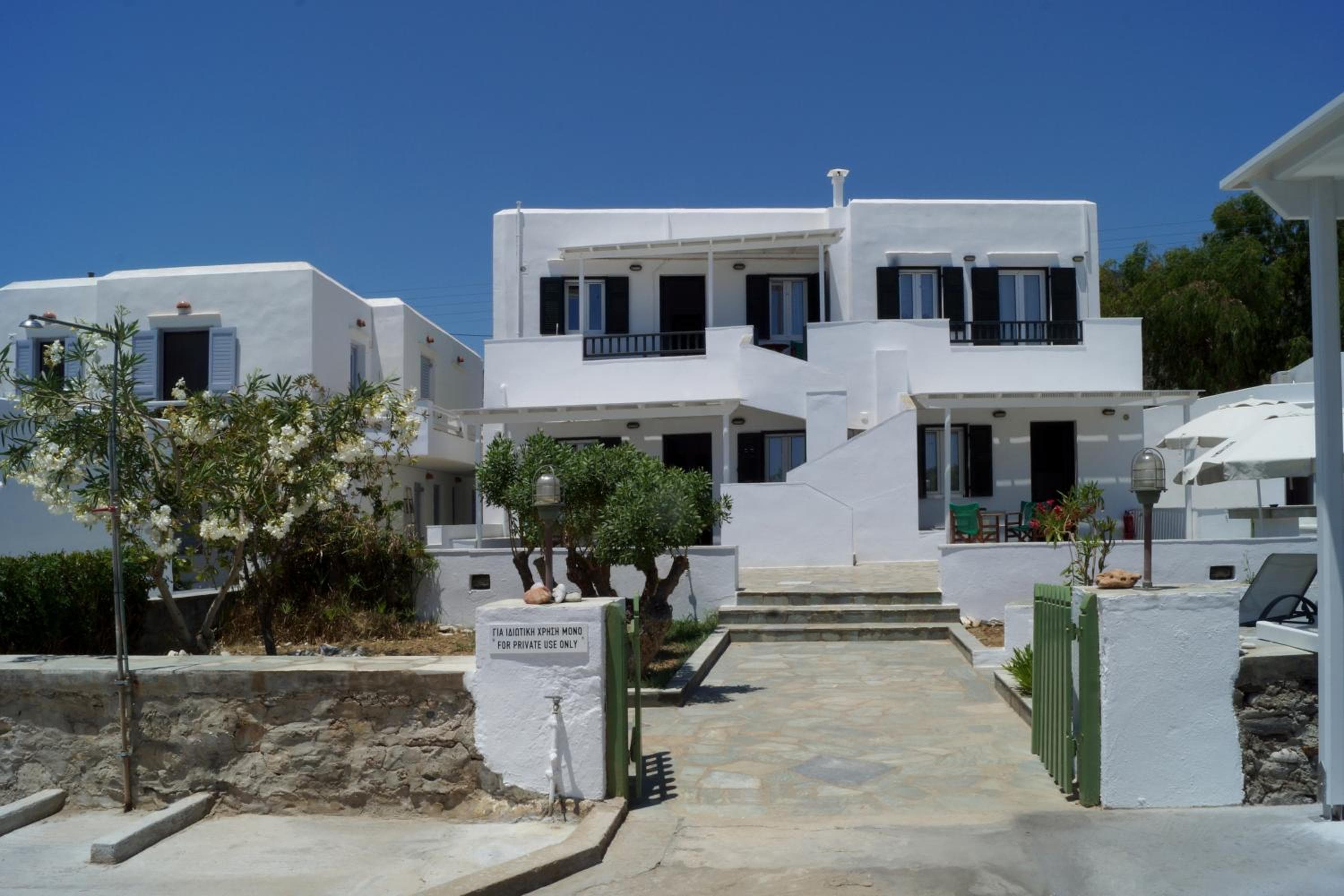 LEANDROS APARTMENTS, Platis Yialos Sifnos