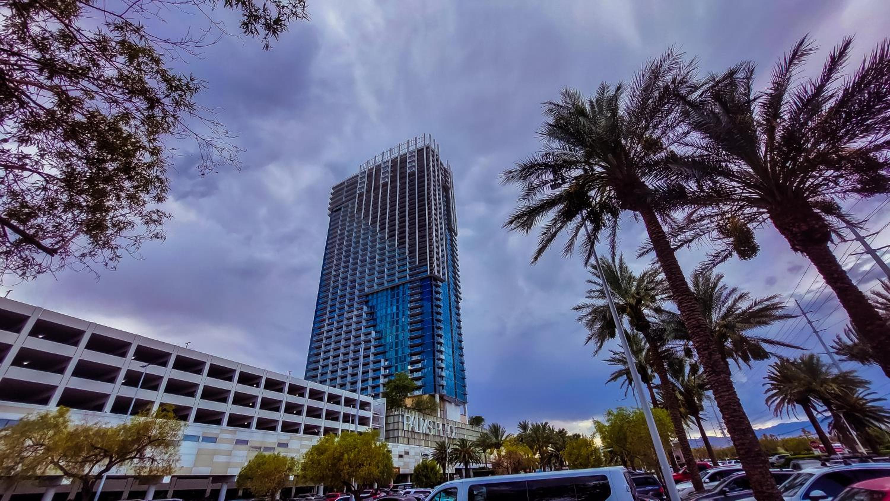 Luxury 53rd Flr Condo with Amazing Sunset View & Balcony NO ReFee at Palms Place, Las Vegas