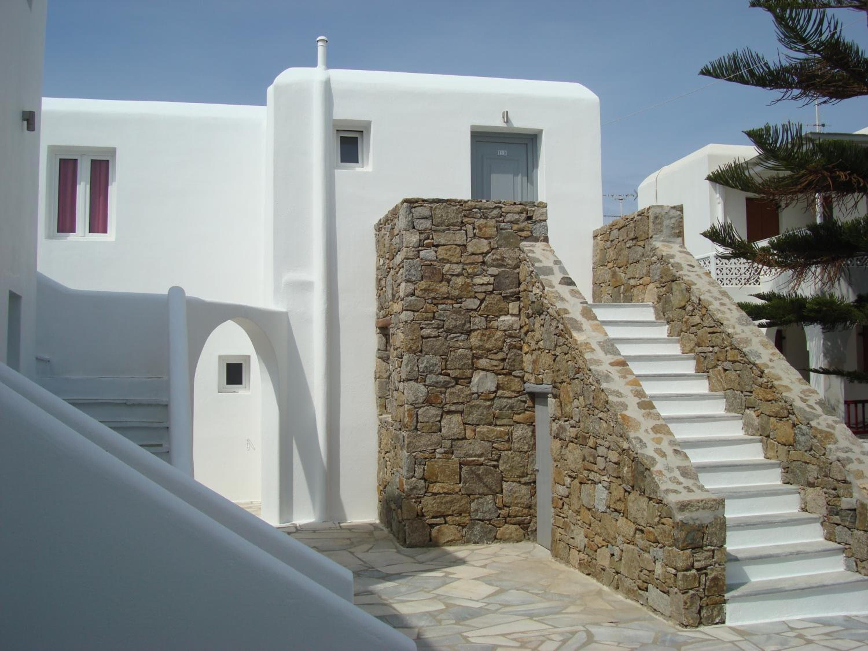 Elena Studios & Suites, Ornos, photo 3