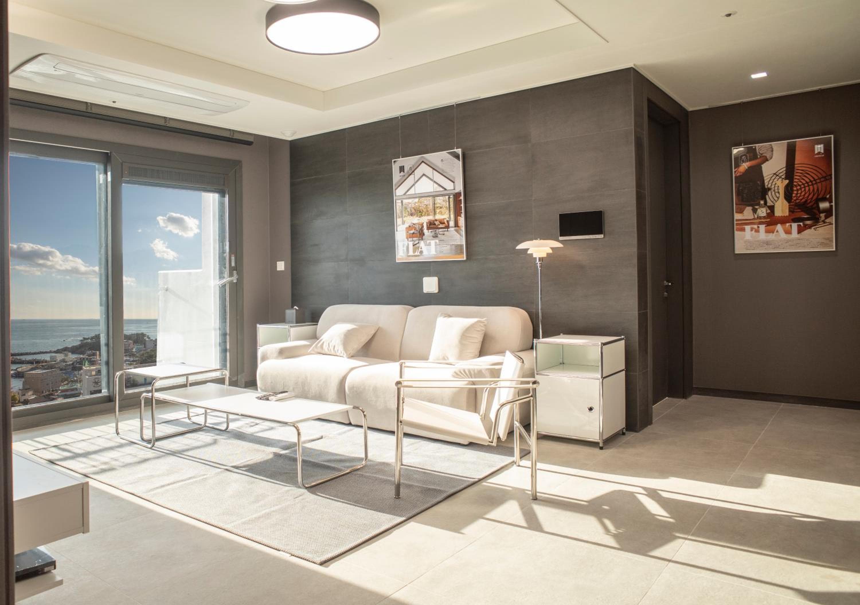 Y COLLECTION by UH FLAT OSIRIA, Busan, photo 3