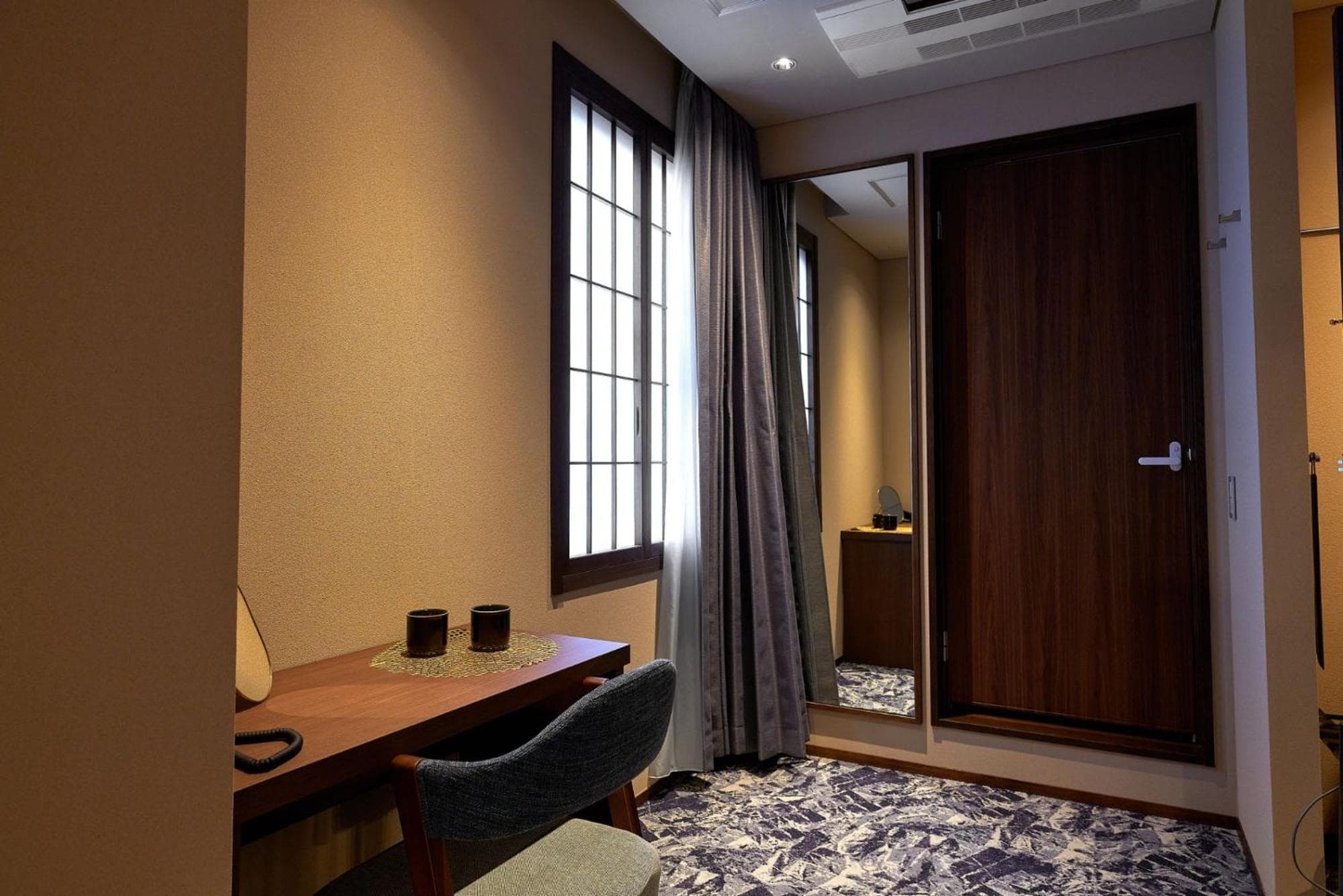 Minn Kanazawa, Kanazawa, photo 4