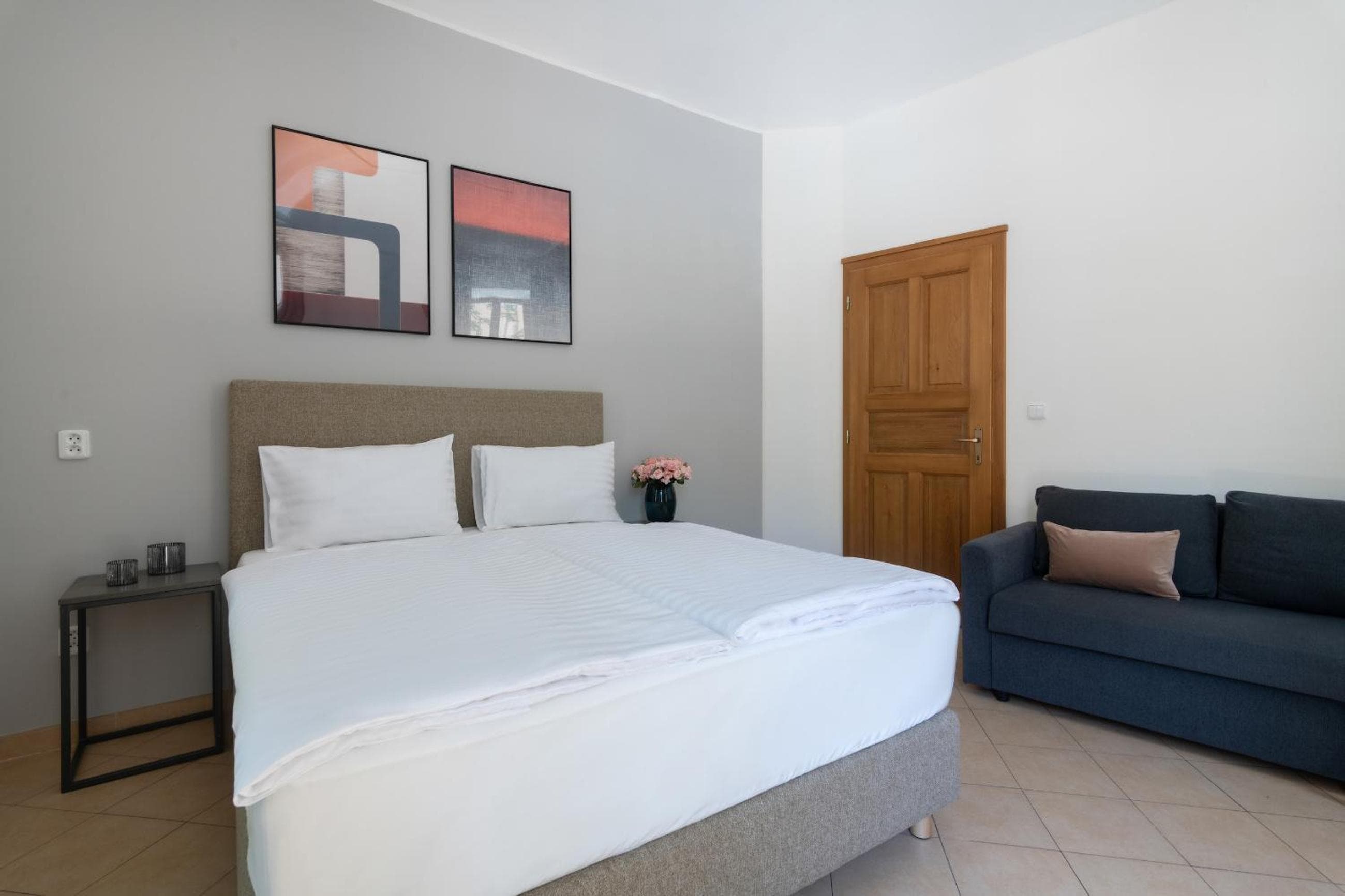 Bohemian Dreams Apartments and Suites by Dwellfort, Prague, photo 3
