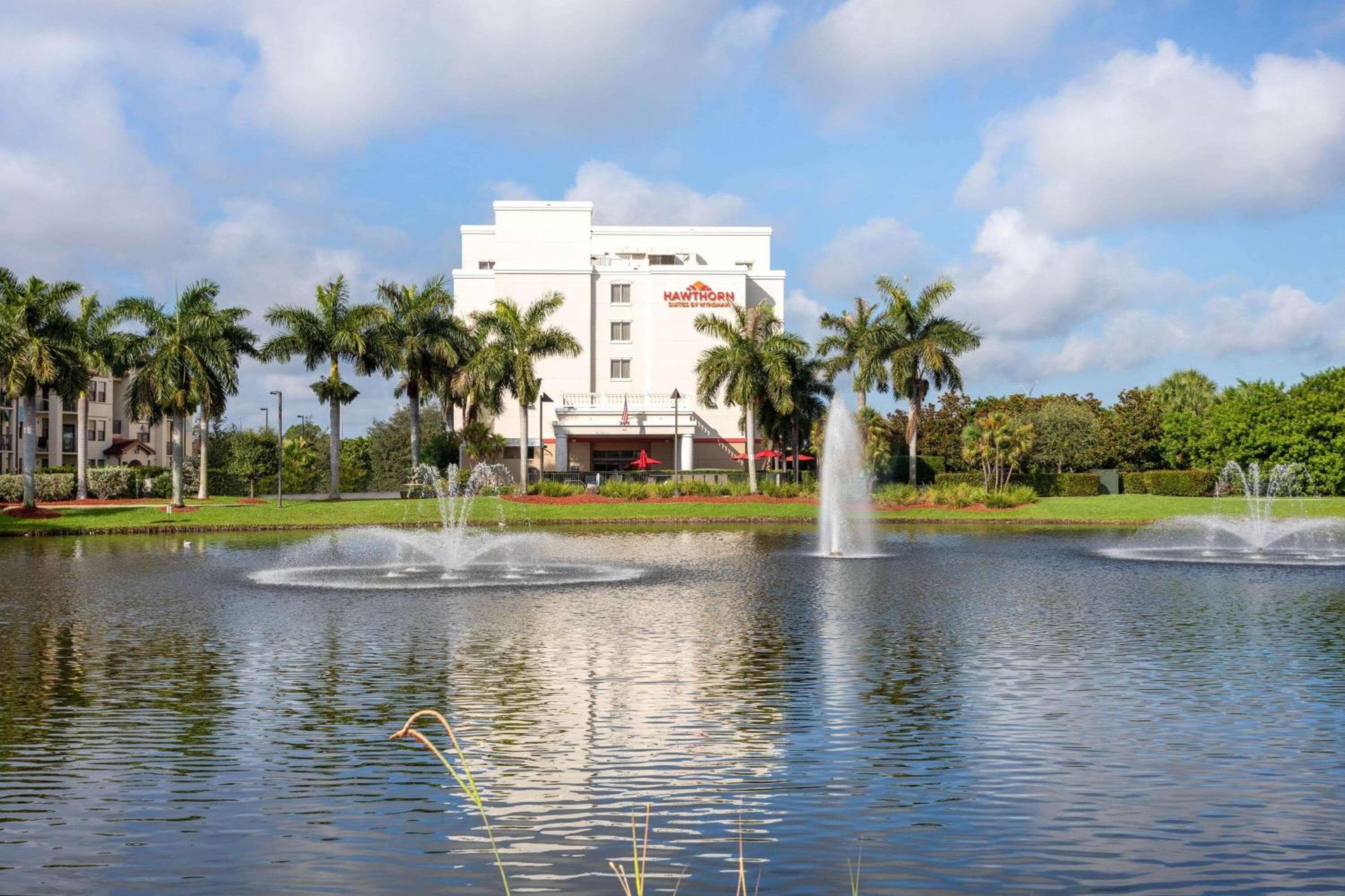 Hawthorn Extended Stay by Wyndham West Palm Beach Airport, West Palm Beach