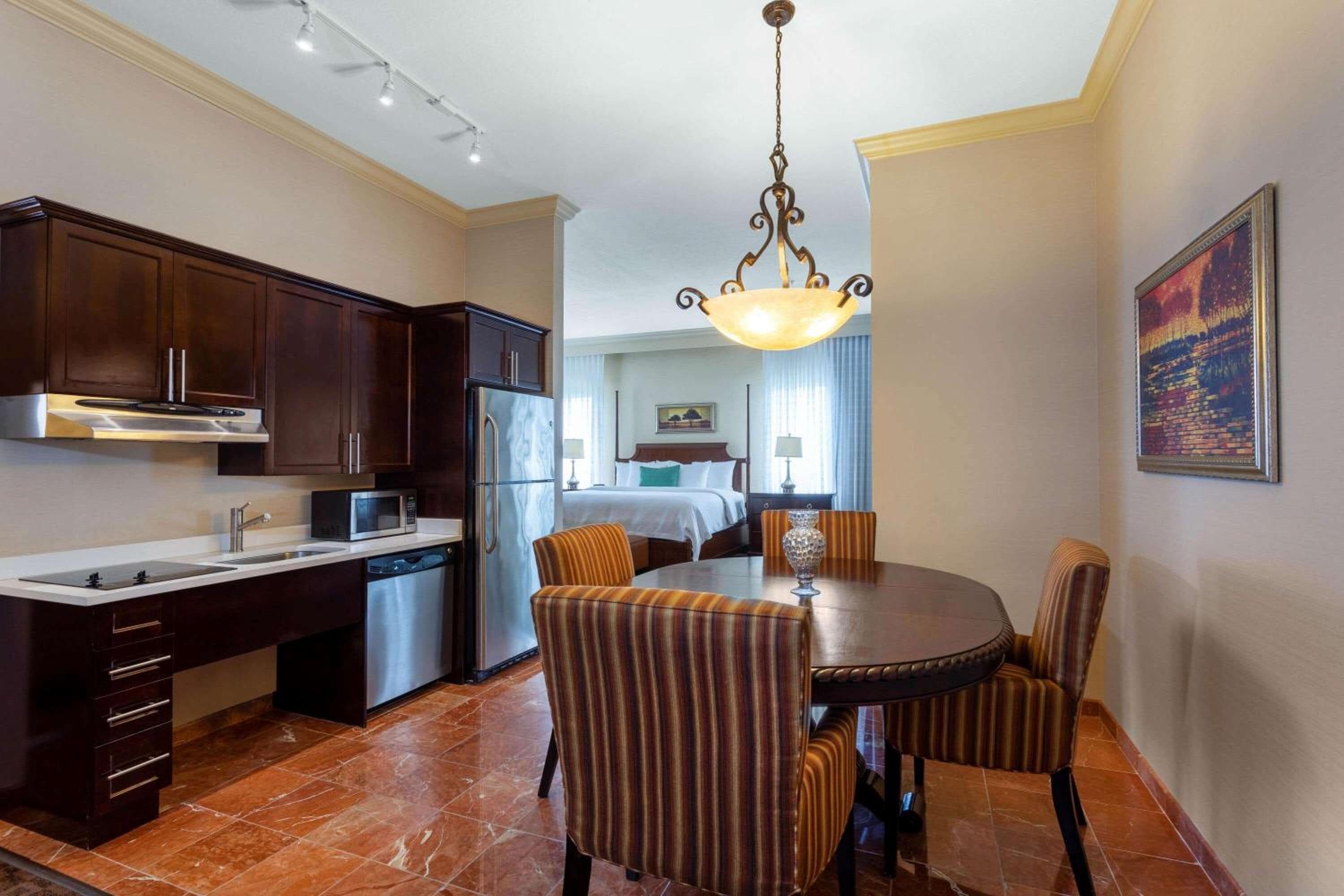 Hawthorn Extended Stay by Wyndham West Palm Beach Airport, West Palm Beach, photo 3