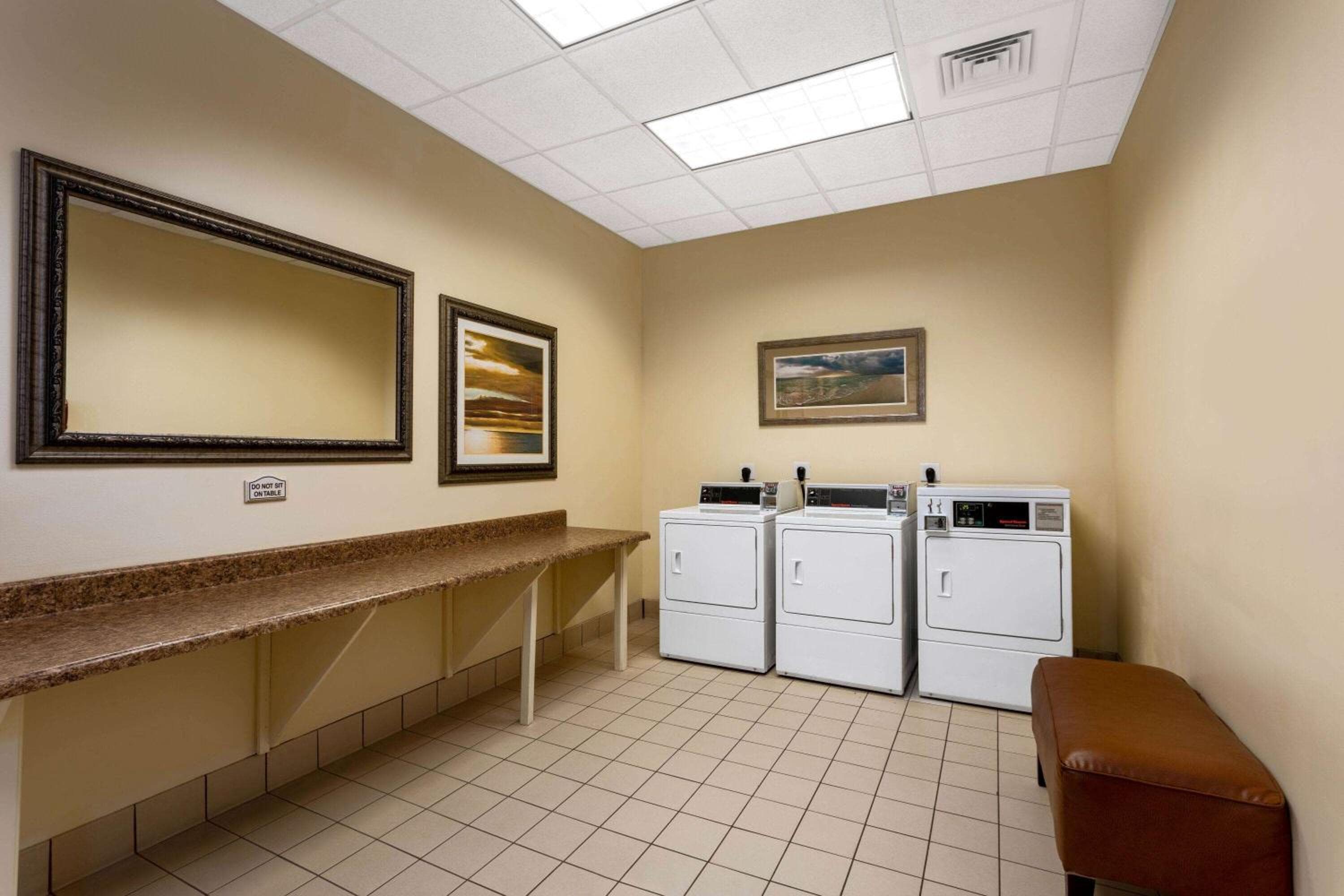 Hawthorn Extended Stay by Wyndham West Palm Beach Airport, West Palm Beach, photo 4