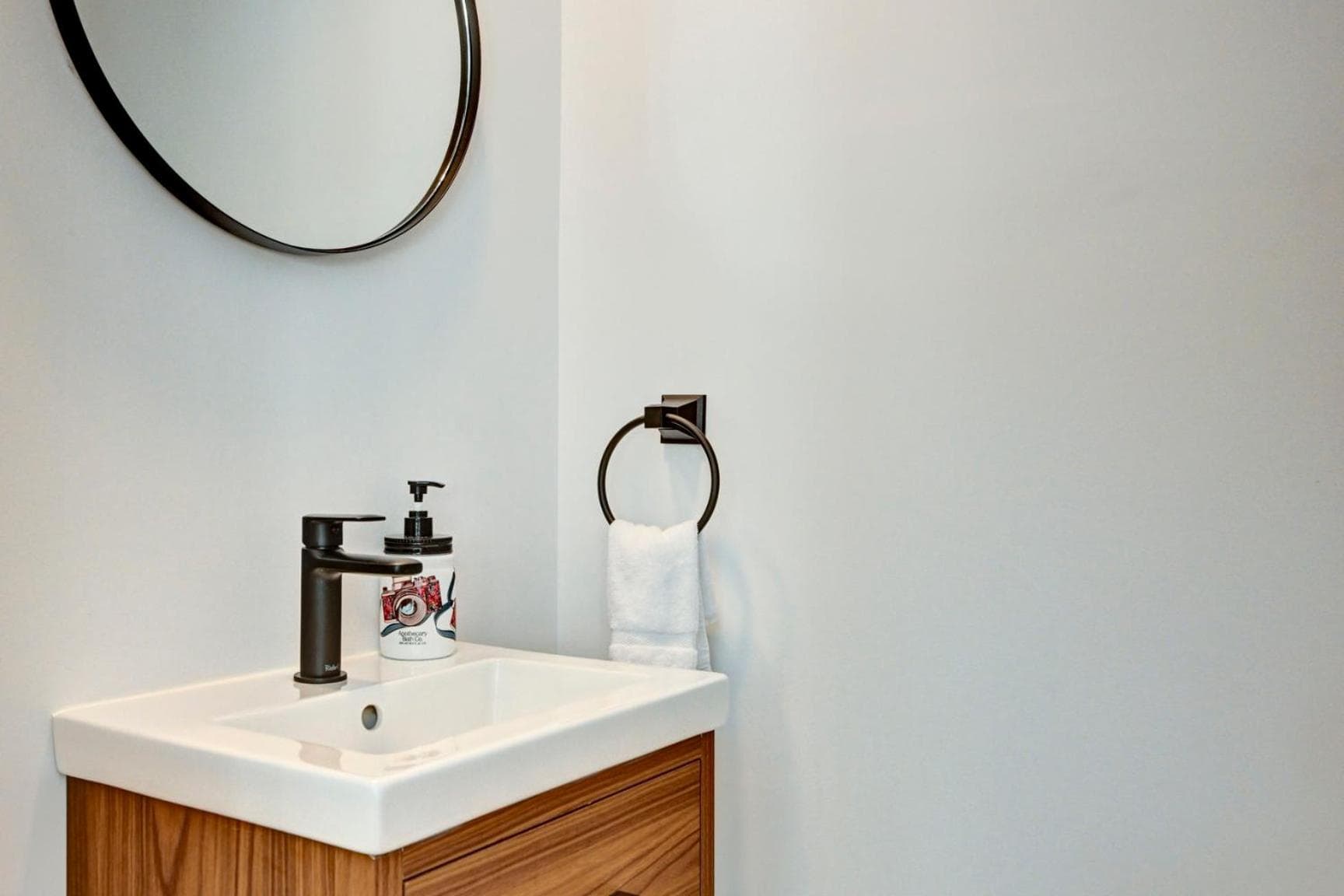 Amazing 2BR condo with private terrace presented by TripMontreal II, Montréal, photo 3