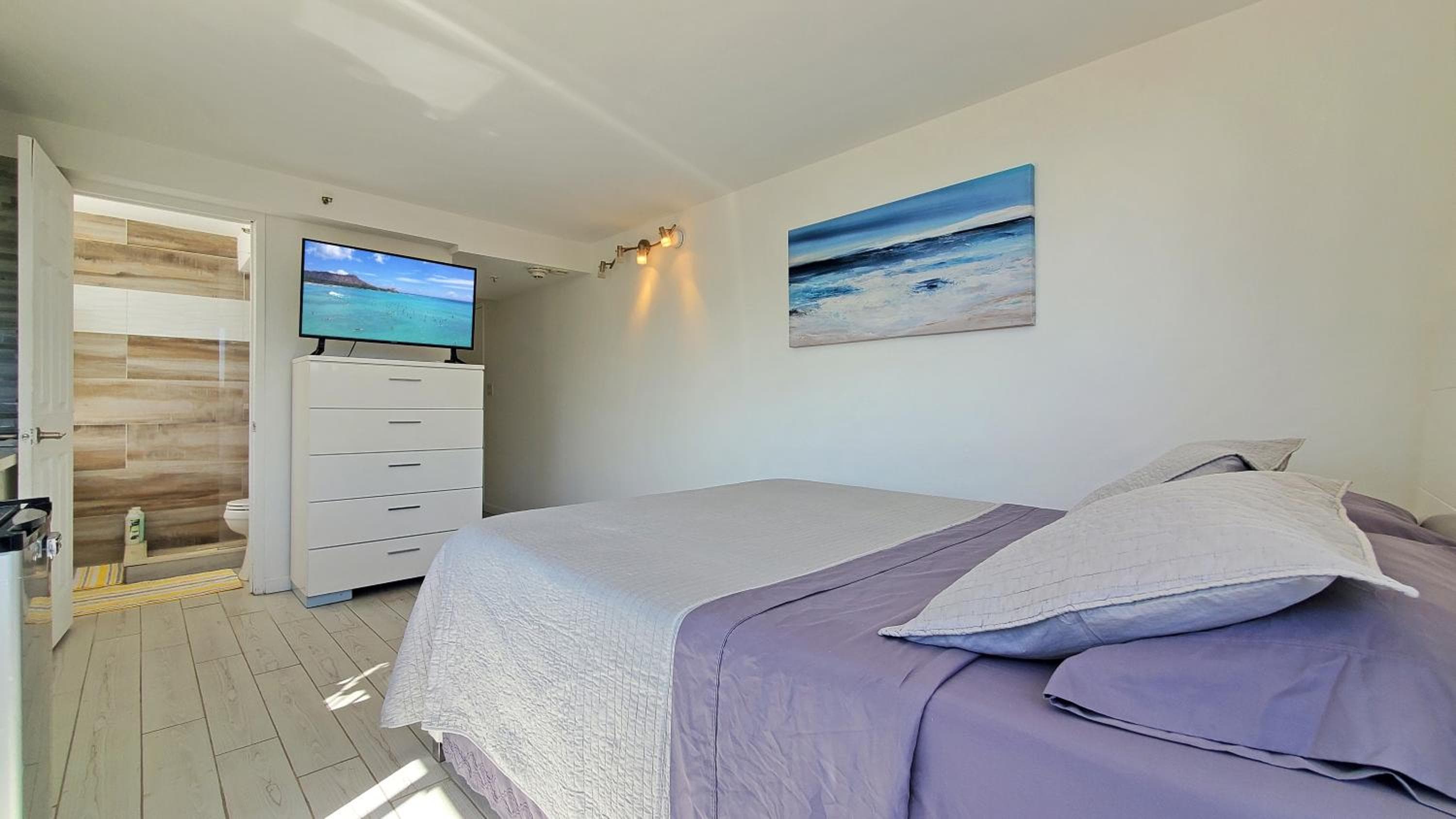 Waikiki beach modern studio No resort fee Best location, Honolulu, photo 3