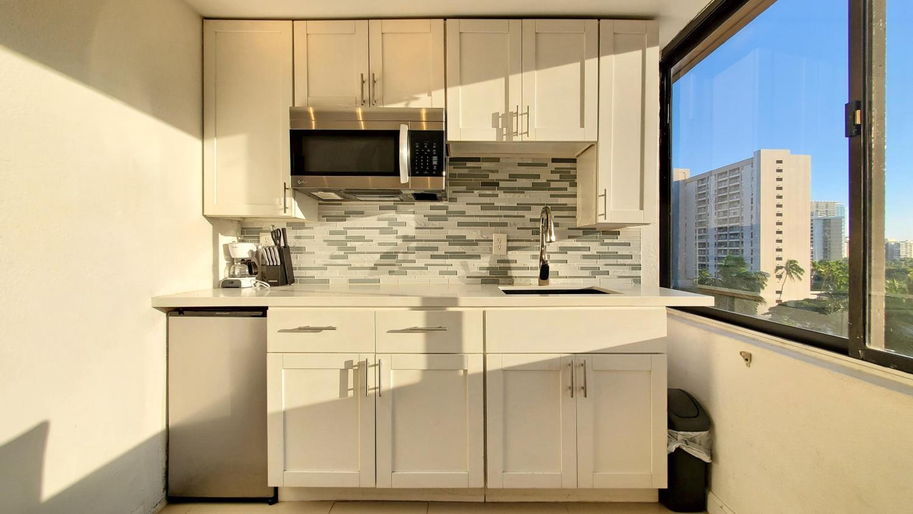 Waikiki beach cozy studio no resort fee, Honolulu, photo 6