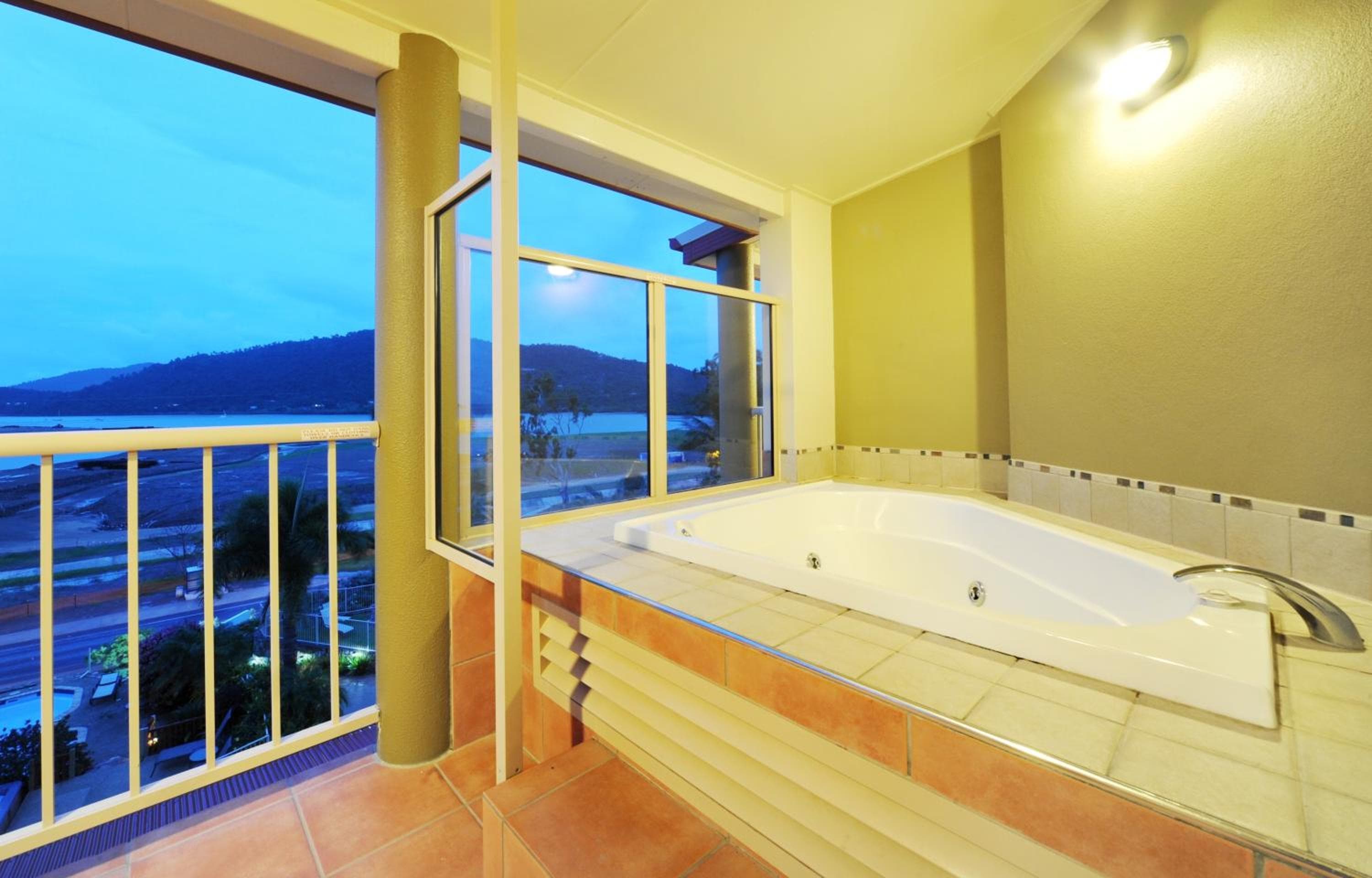 at Boathaven Bay Holiday Apartments, Airlie Beach, photo 5