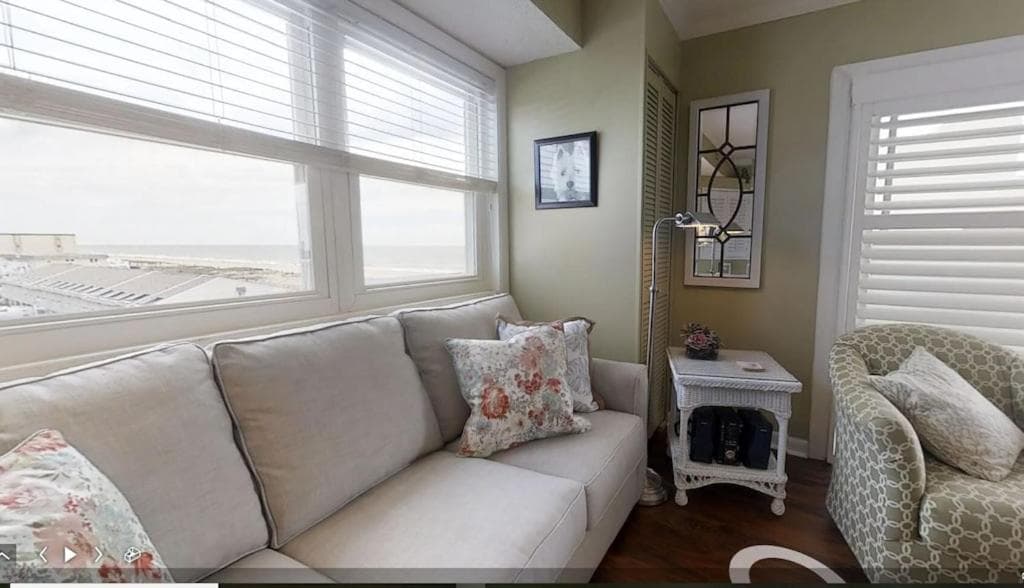 Marylander Condominiums, 90 steps from the beach, Ocean City, photo 5