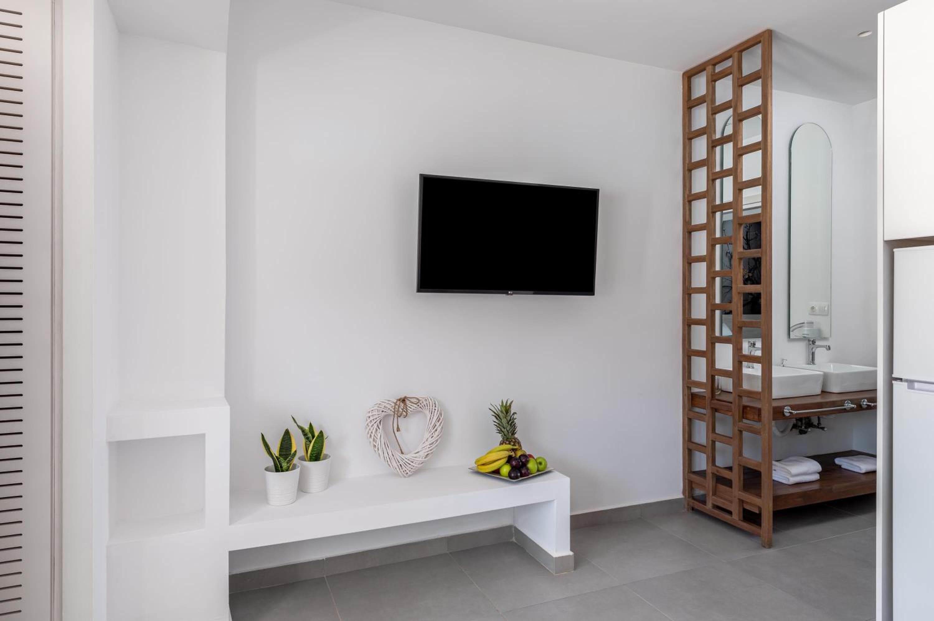 Kellys Luxury Apartments, Faliraki, photo 6