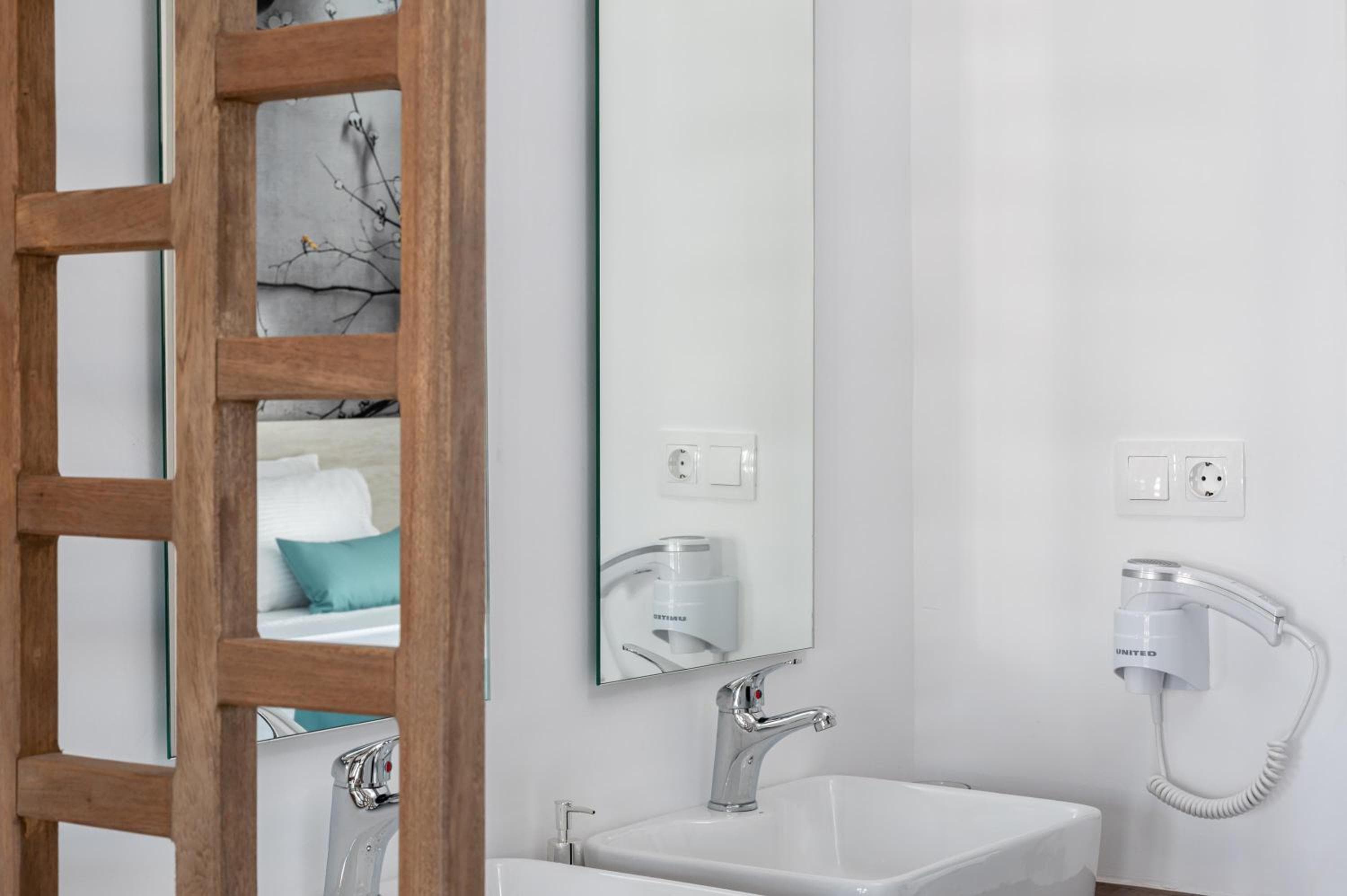 Kellys Luxury Apartments, Faliraki, photo 5