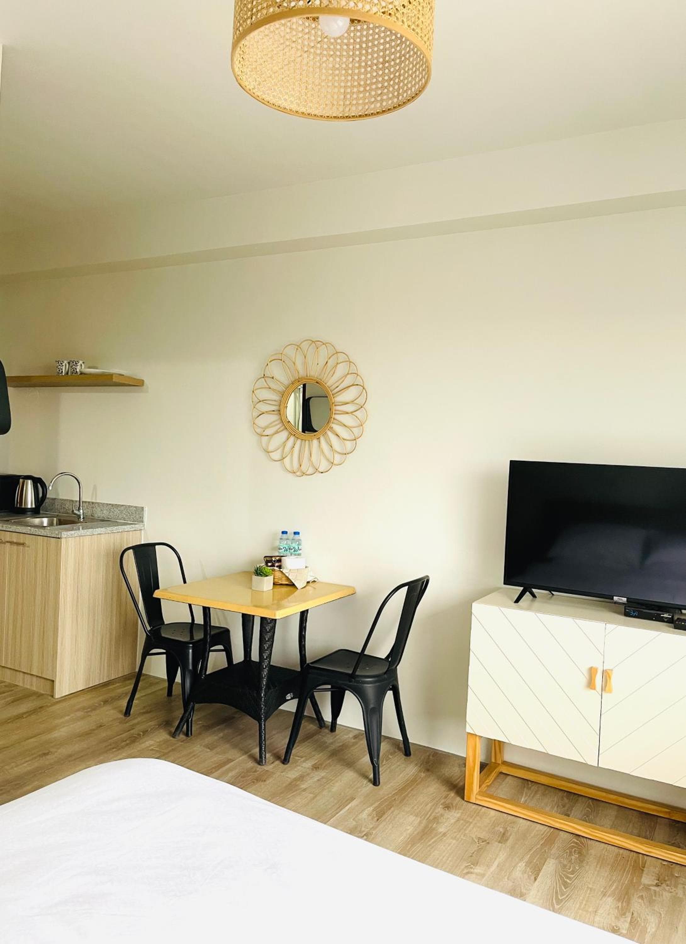 Cozy Condo bedroom in Bacolod City, Bacolod, photo 2