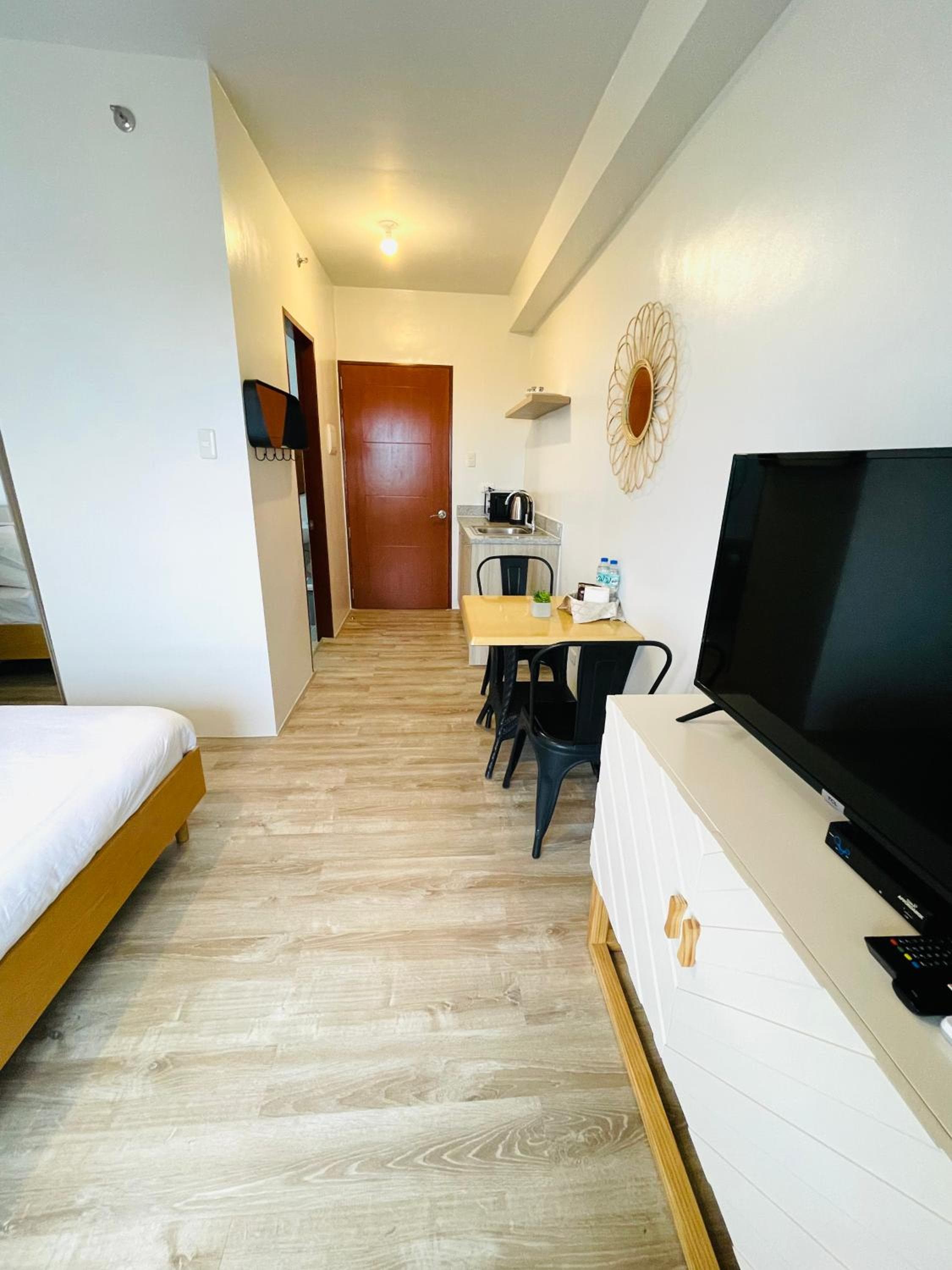 Cozy Condo bedroom in Bacolod City, Bacolod, photo 6