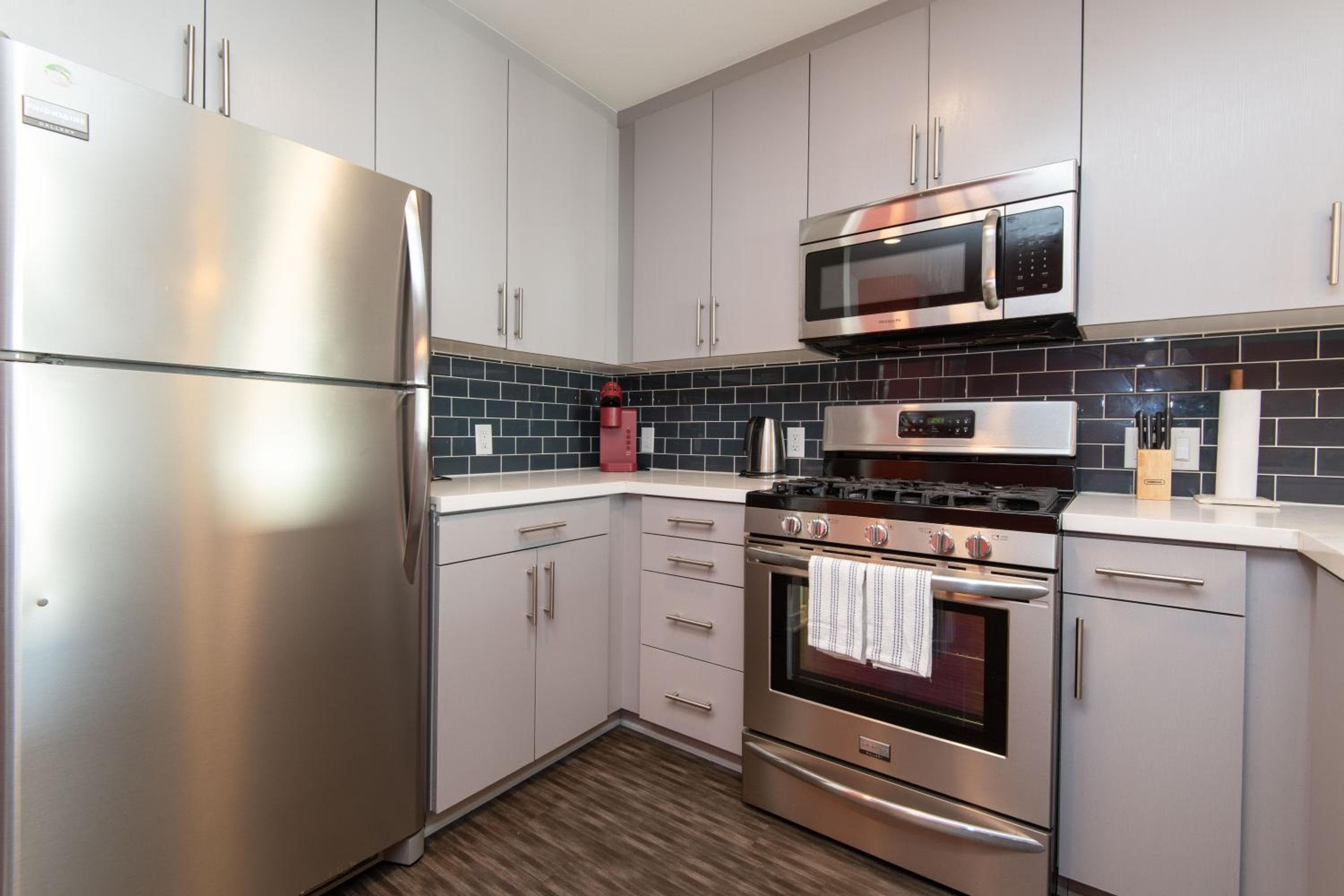 Modern Apartment Rentals, Los Angeles, photo 2