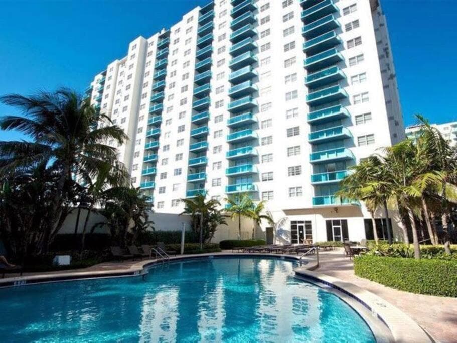 Beautiful penthouse condo with stunning views of both ocean and city, Hollywood, photo 6