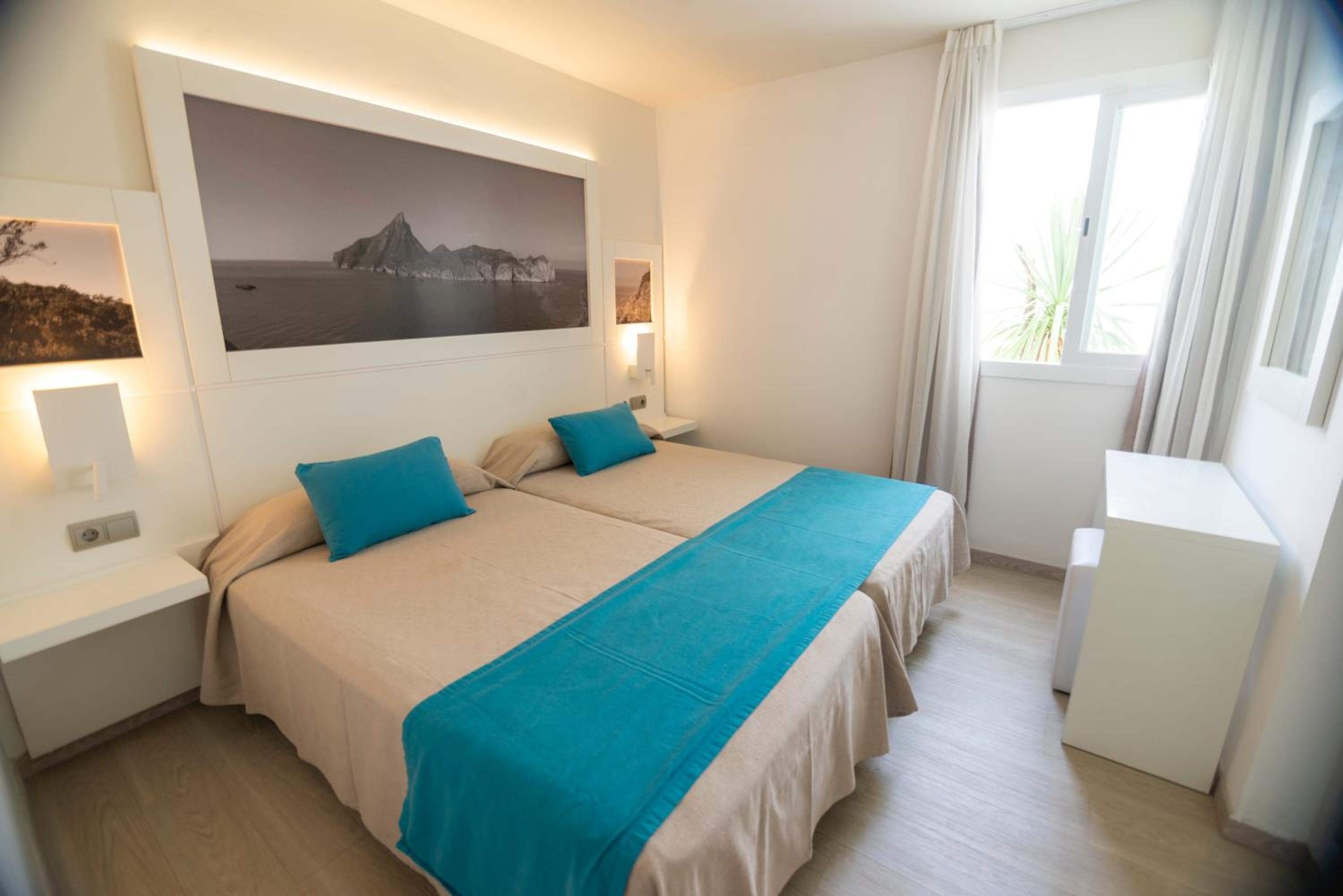 Apartamentos Bora Bora - Adults Only, Playa d'en Bossa, photo 6