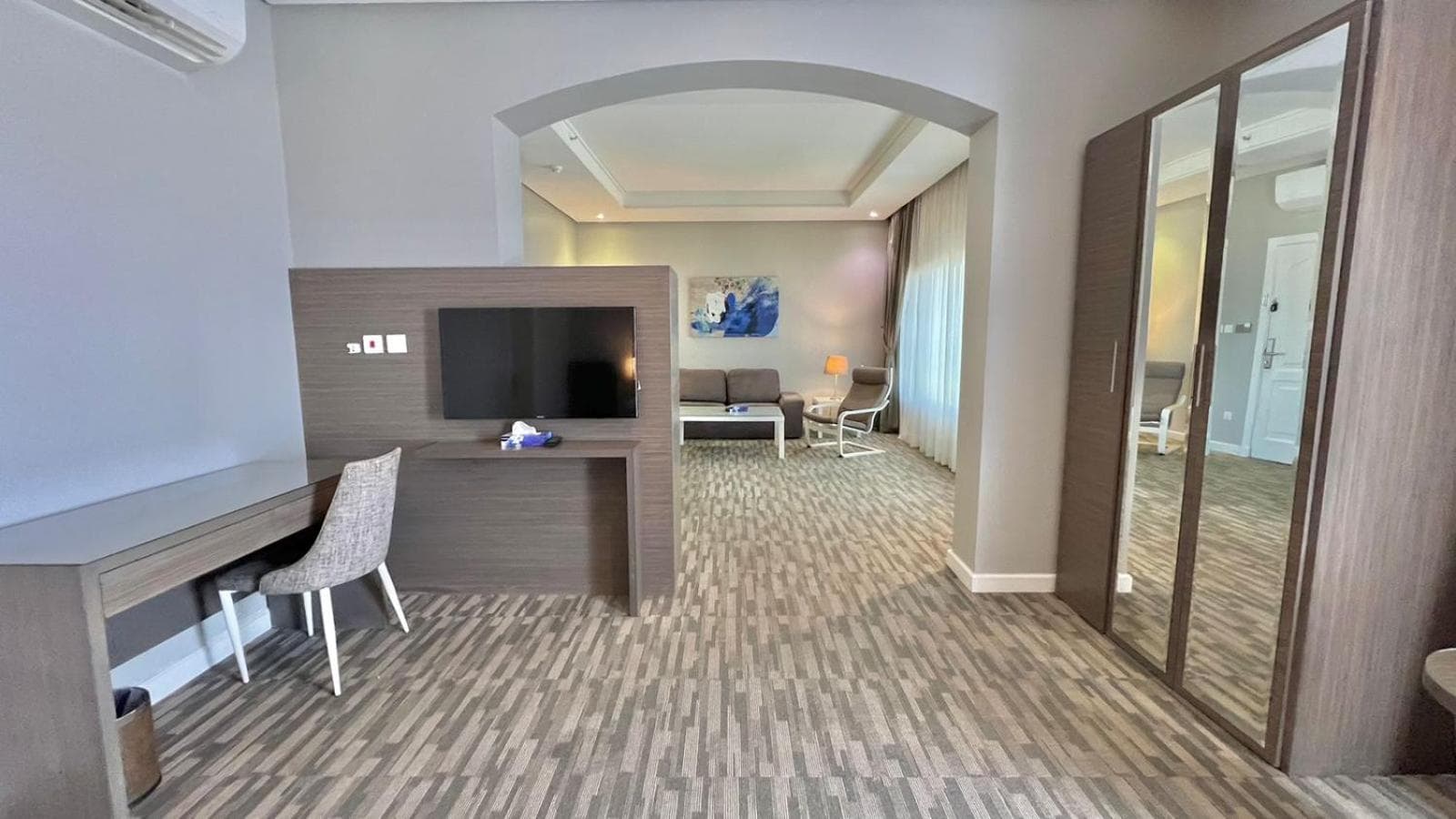 Hotel room at Loren Served Apartments Al corniche - Economic