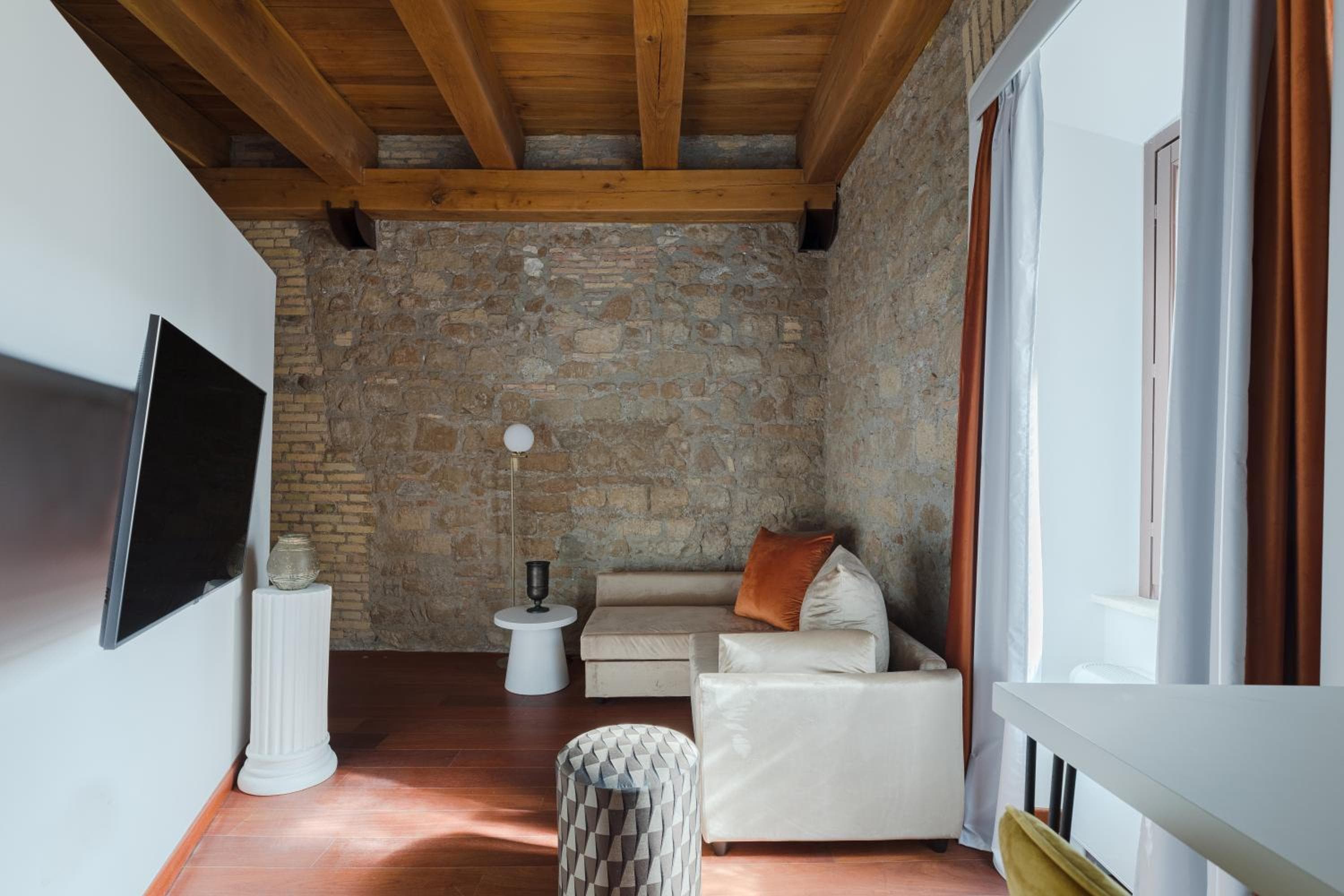 Torre Capranica, Rome, photo 2