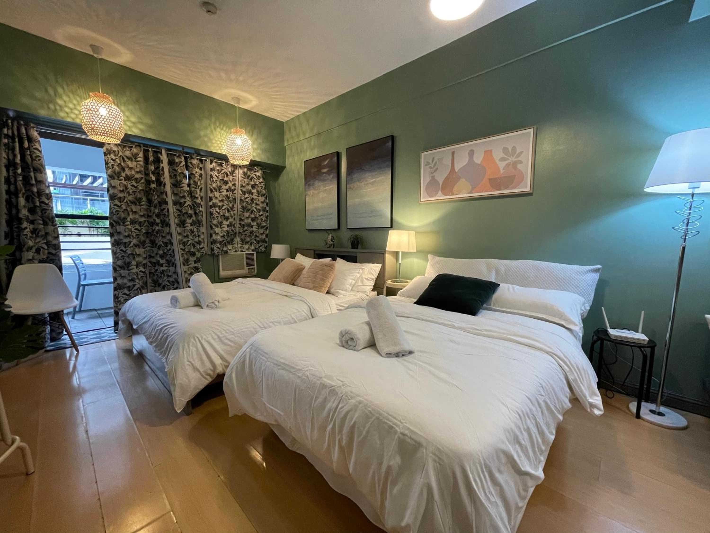 Poolview Family Room Greenbelt Makati, Manila, photo 6