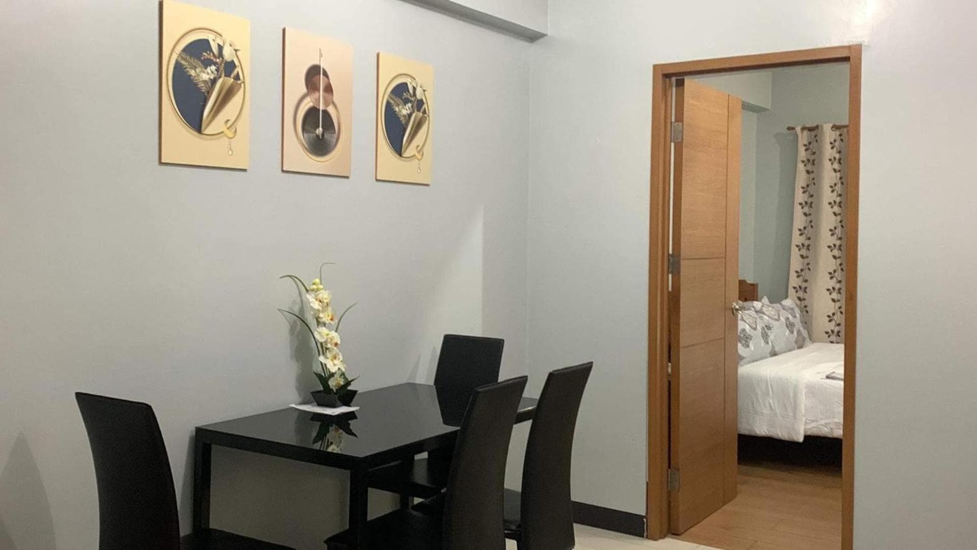 Morgan Suite BGC across5 Venice Canal Mall free Pool gym, Manila, photo 3