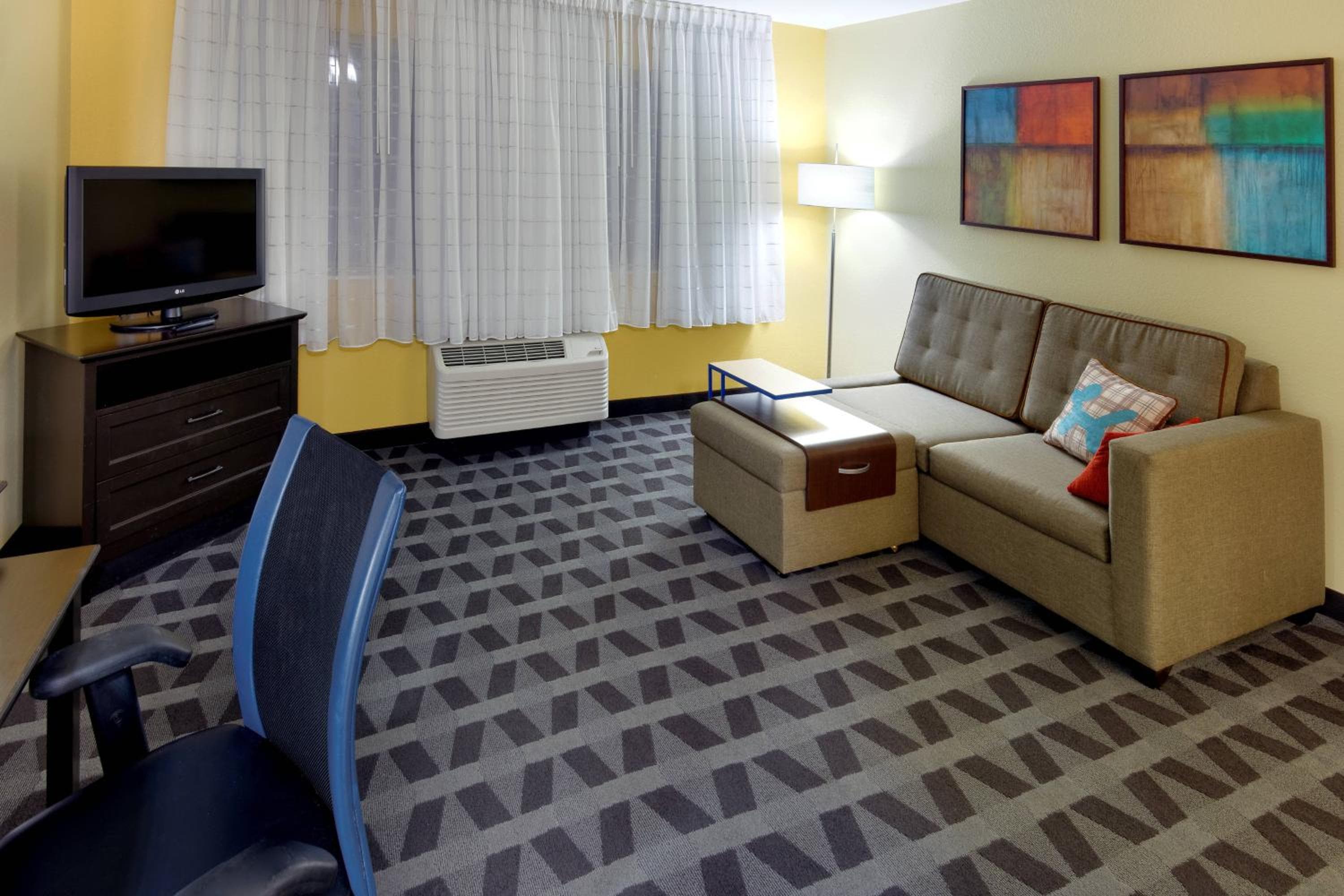 TownePlace Suites Joplin, Joplin, photo 5