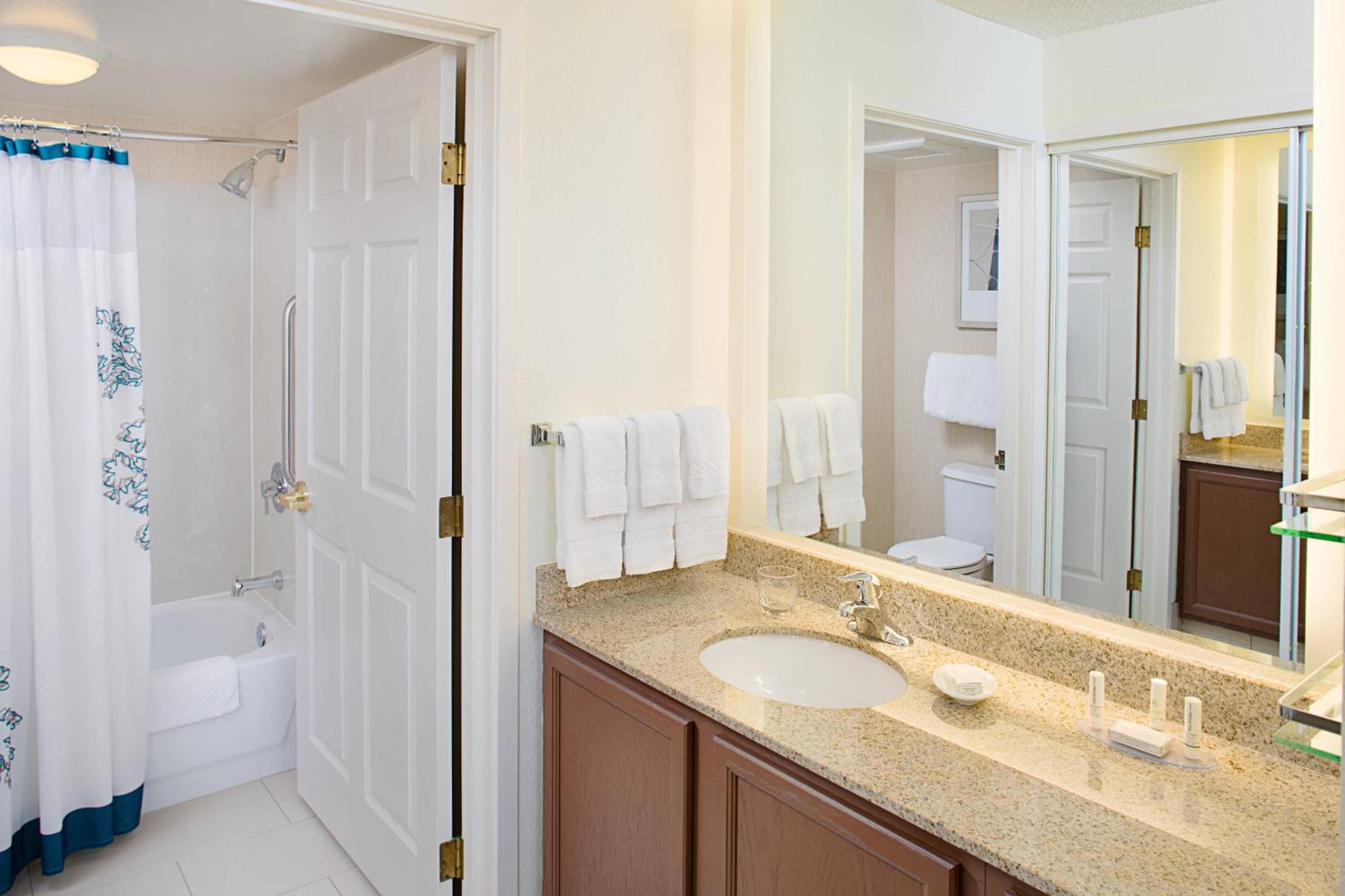 Residence Inn by Marriott Detroit Livonia, Livonia, photo 5