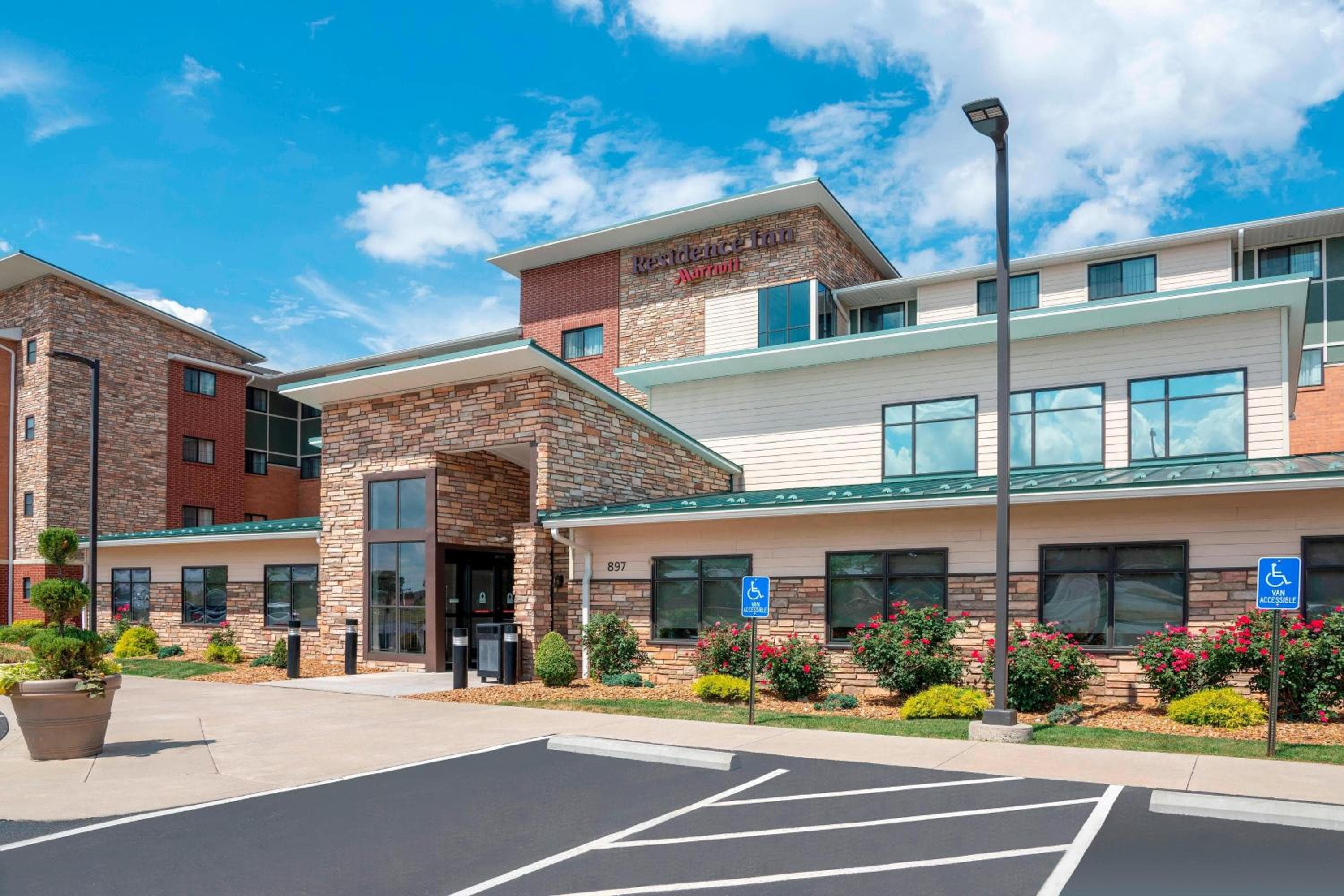 Residence Inn by Marriott Akron South/Green, Akron, photo 6