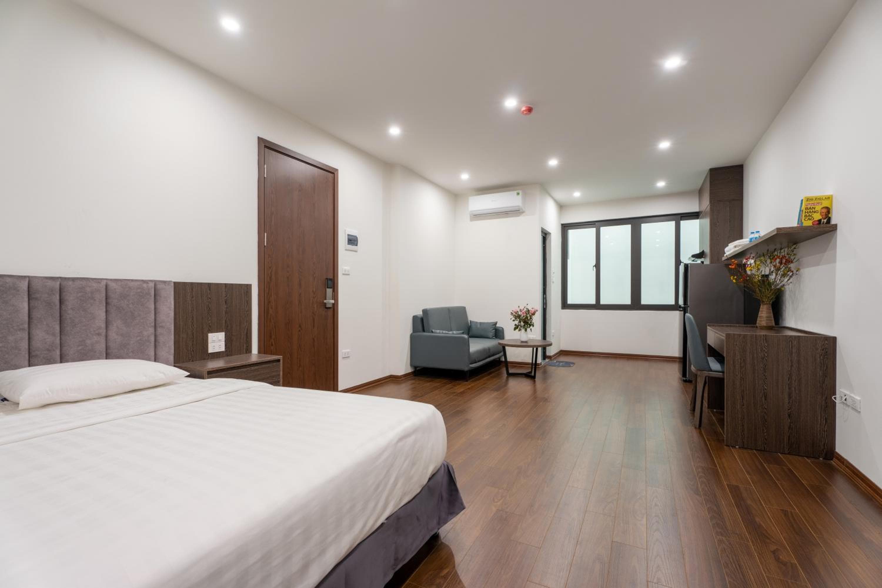 Granda Lake View Hotel & Apartment, Hanoi, photo 5