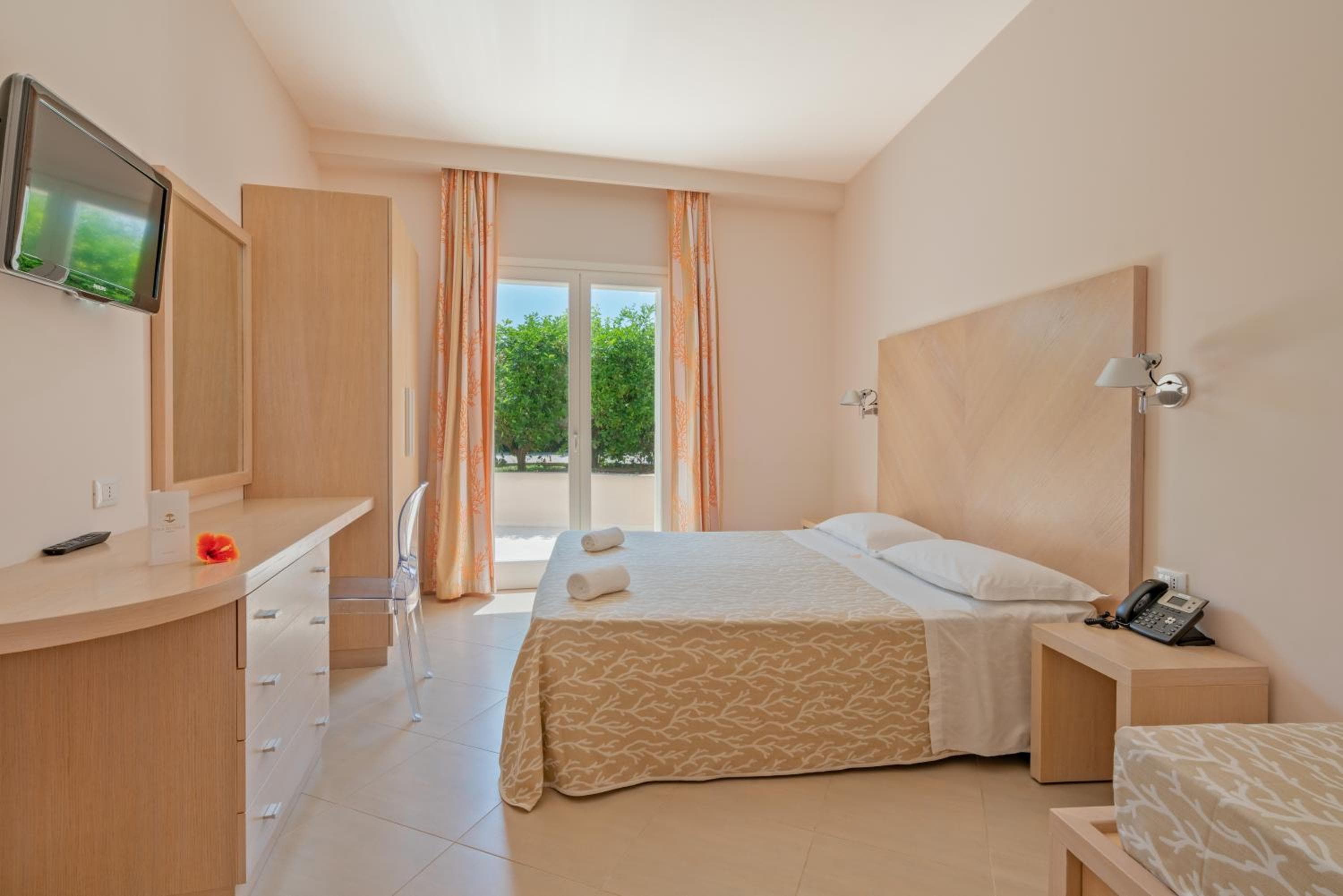 Hotel Villaggio Cala Di Volpe, Capo Vaticano, photo 2