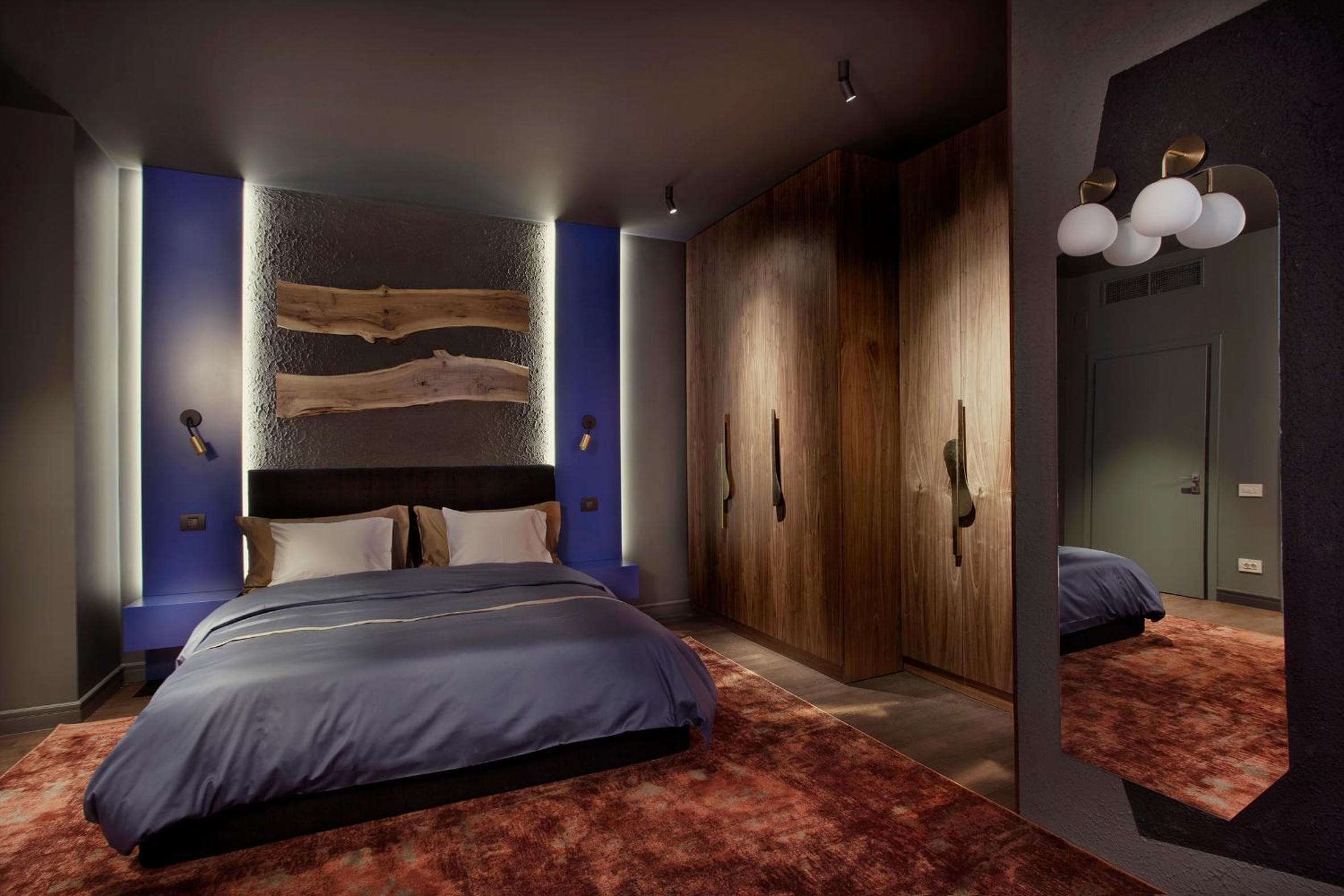 Room 12, Bucharest