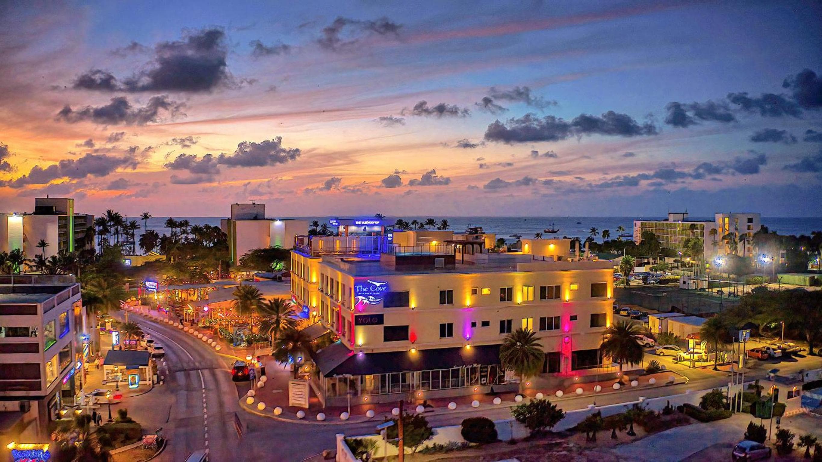 The Cove - Condo Hotel - Palm Beach Strip, Palm-Eagle Beach