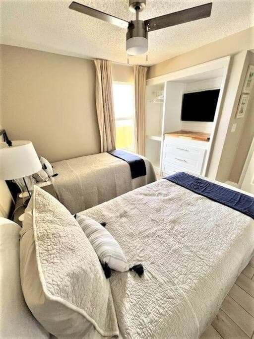 Beachfront Retreat- "The Getaway", Destin, photo 6