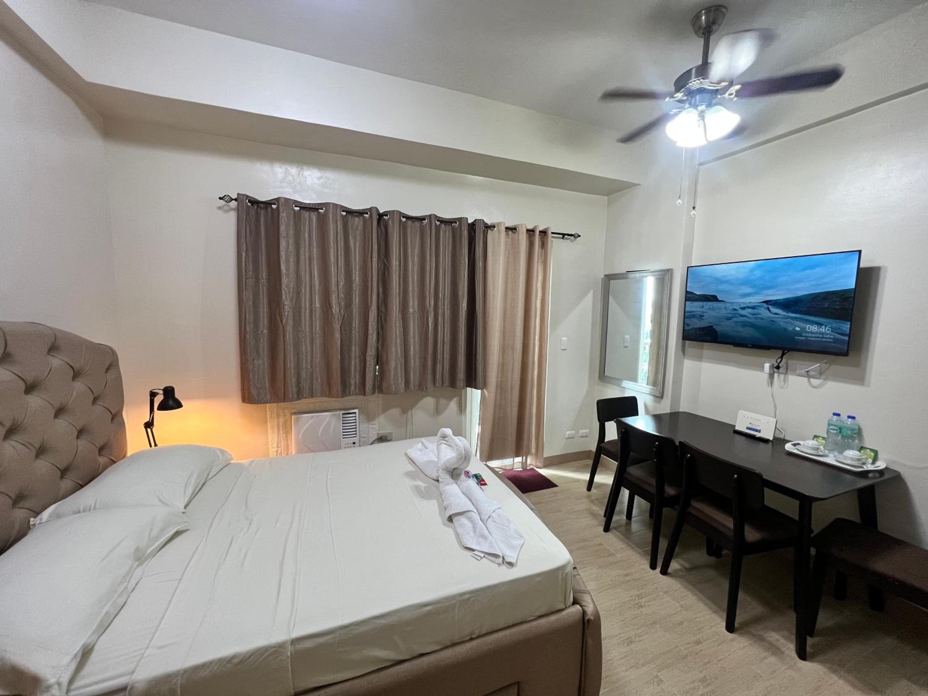 Iloilo Staycation with a Pool, Gym and Playroom, Iloilo City, photo 5