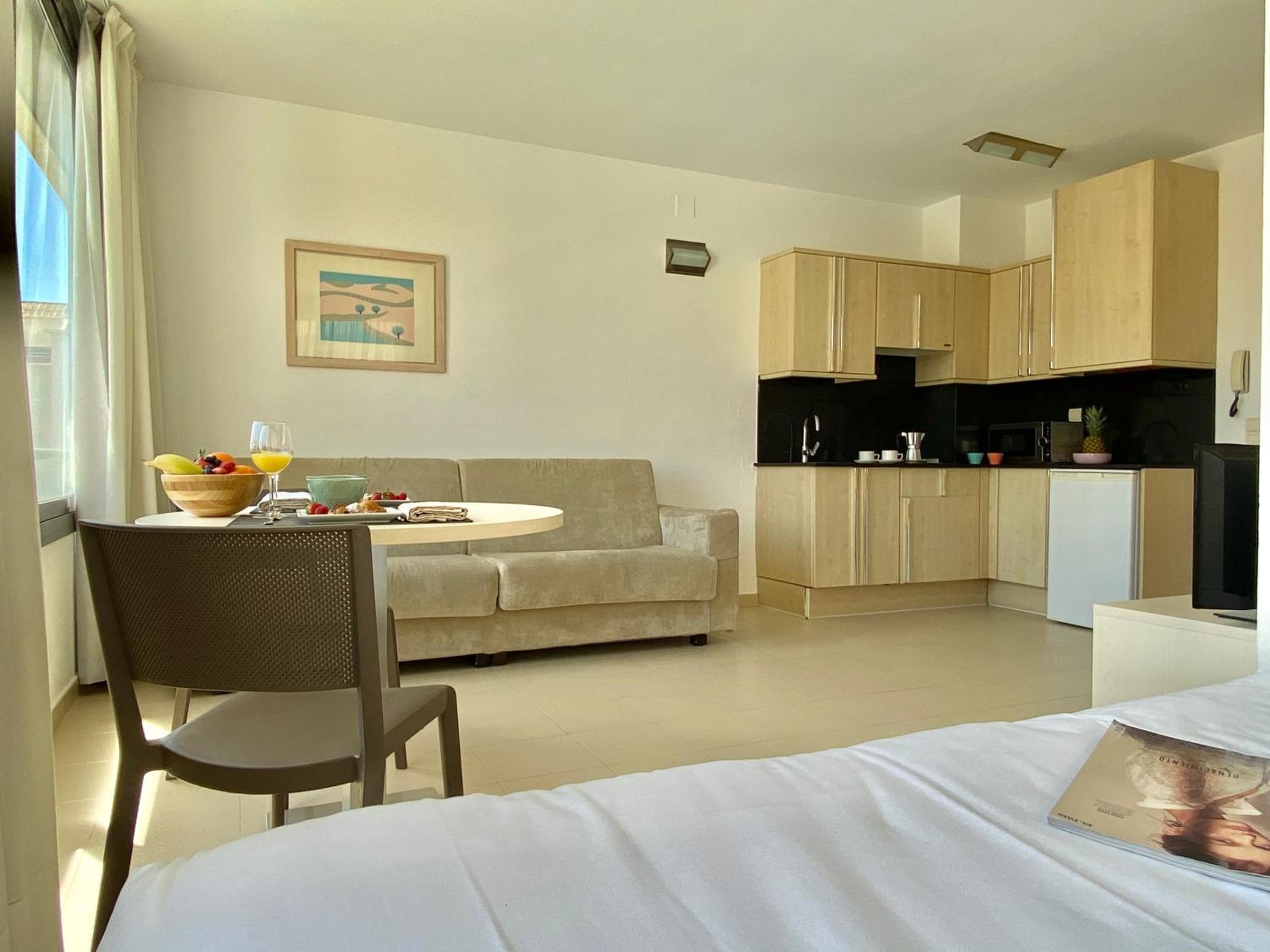 Atenea Park Suites & Apartments, Vilanova i la Geltrú, photo 6
