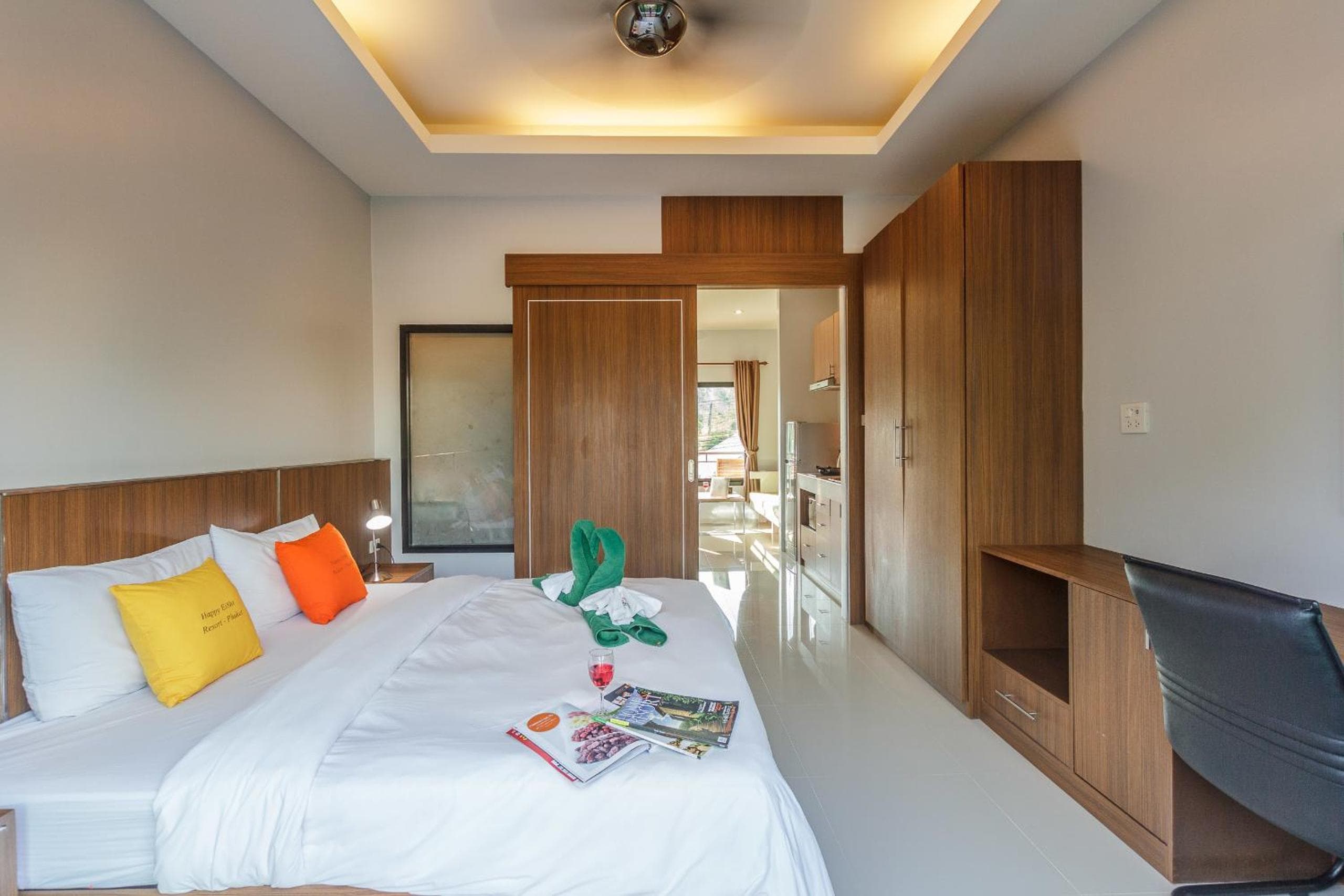 Happy Eight Resort, Nai Harn Beach