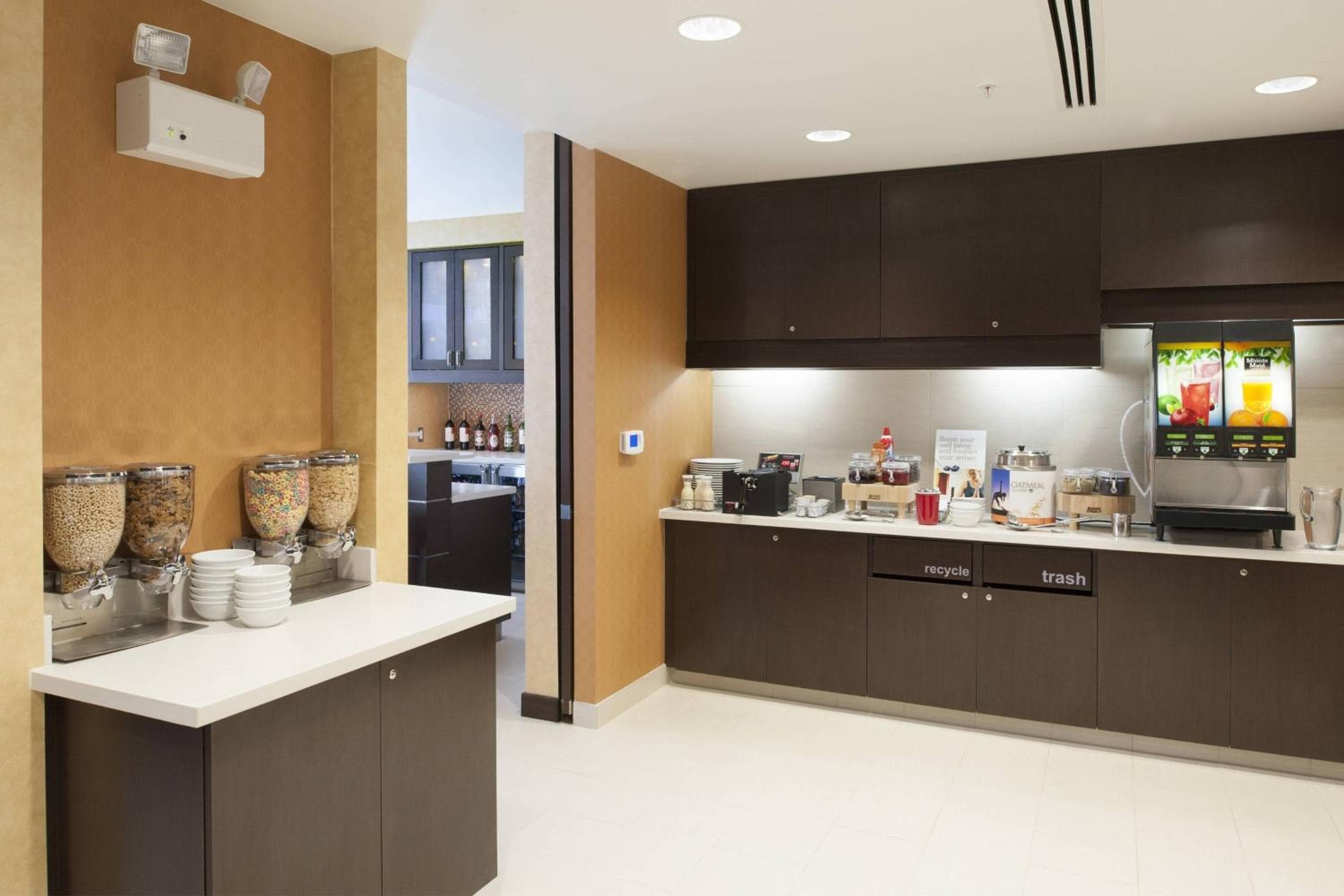 Residence Inn by Marriott Grand Rapids Airport, Grand Rapids, photo 3