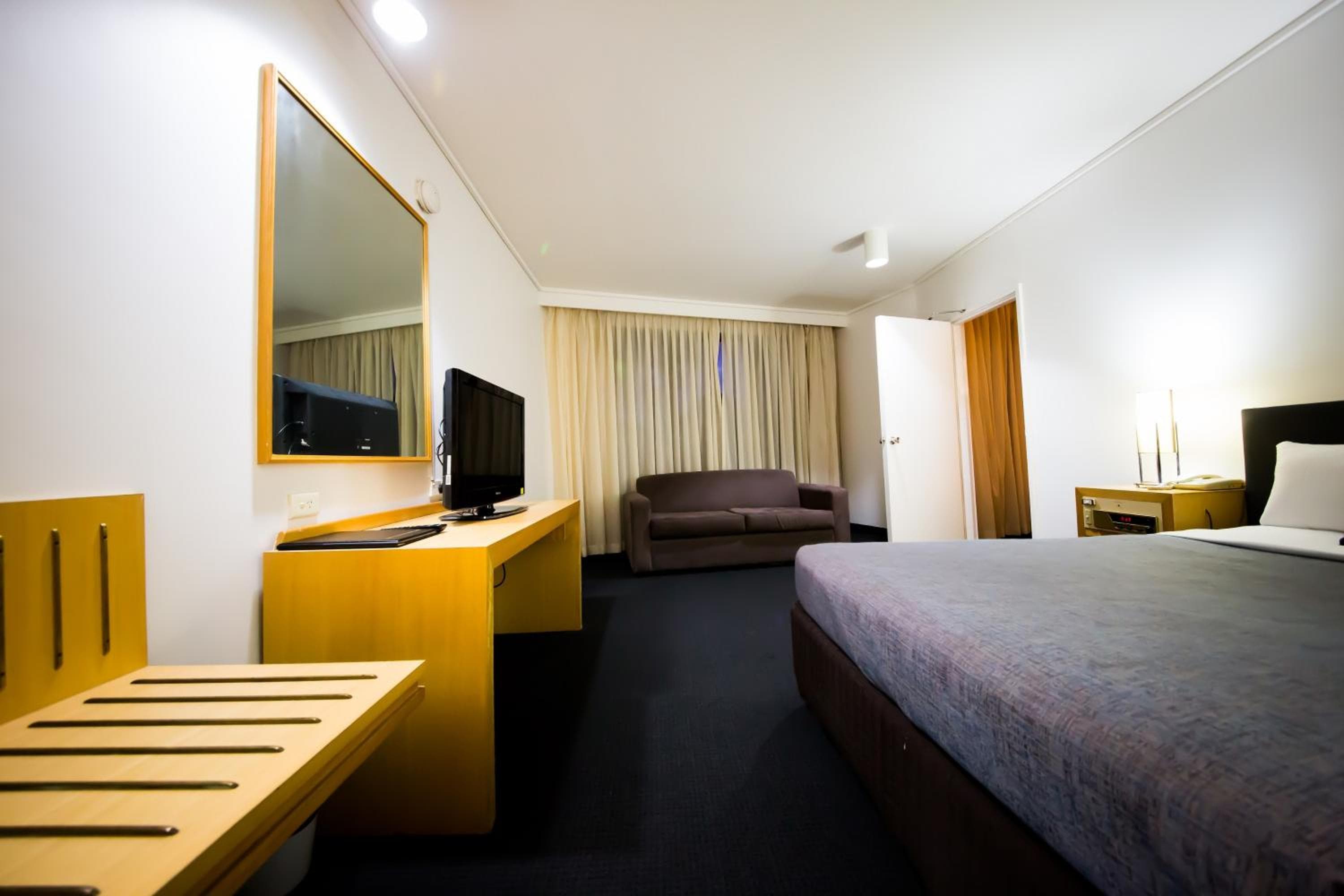 Sandown Regency Hotel & Apartments, Noble Park, photo 5