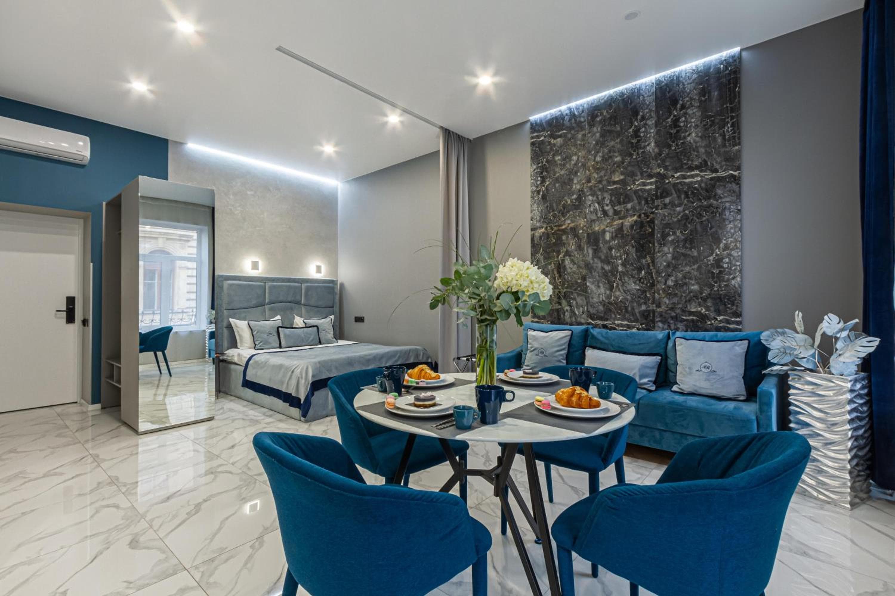 Family Residence Boutique Apartments, Lviv, photo 3
